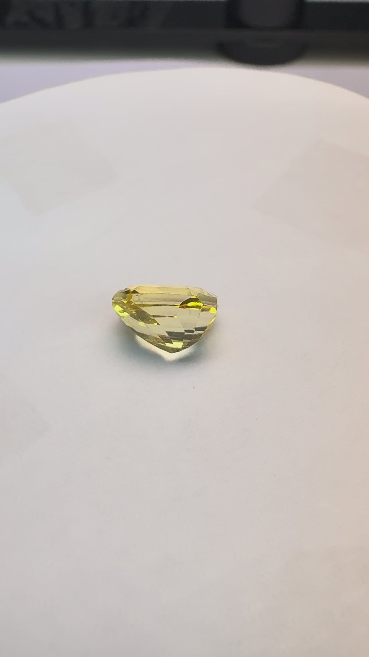 Yellow Sapphire 4.02 carat YSR-271 product reel