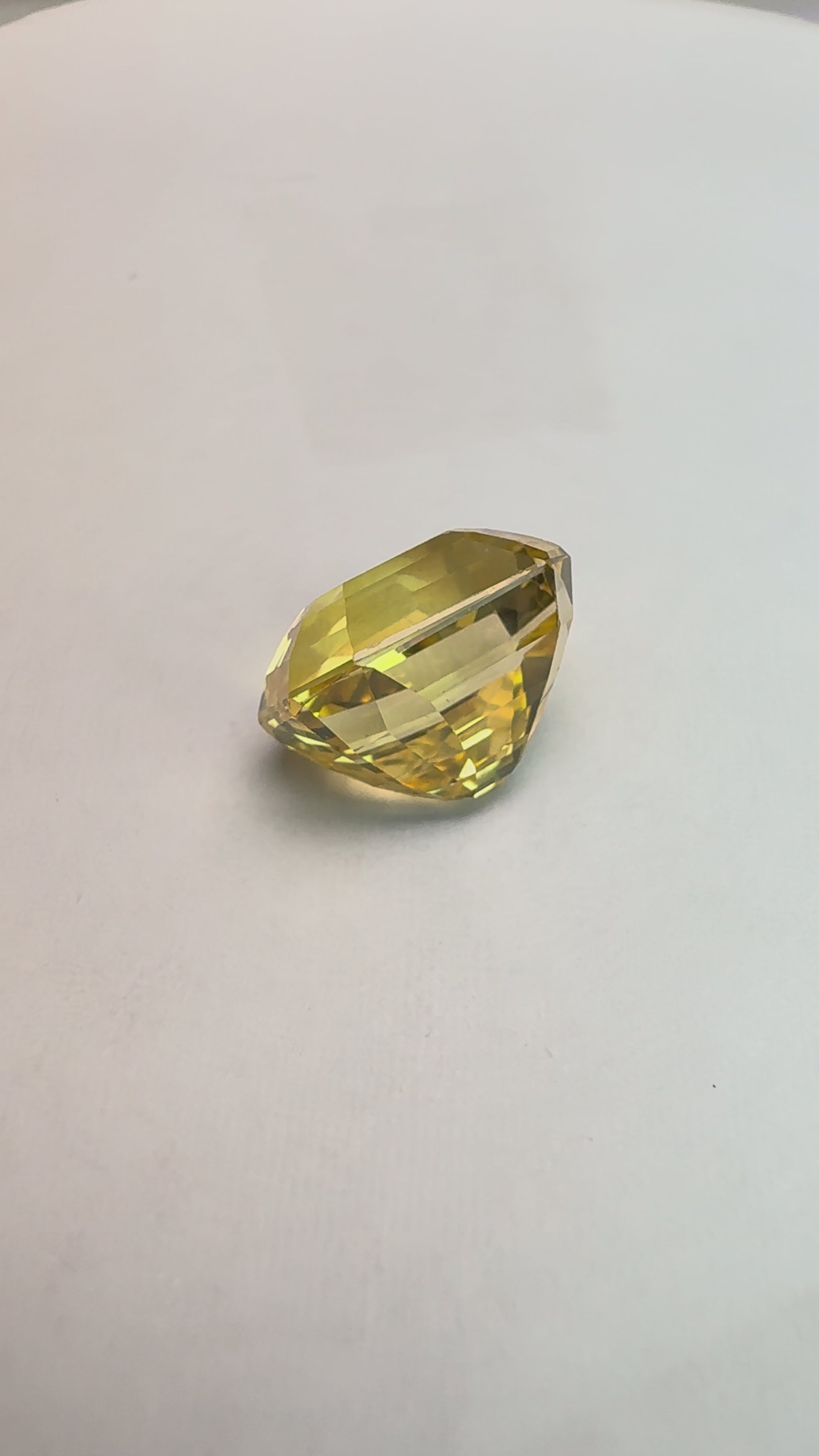 Yellow Sapphire 5.05 carat YSR-198 product reel