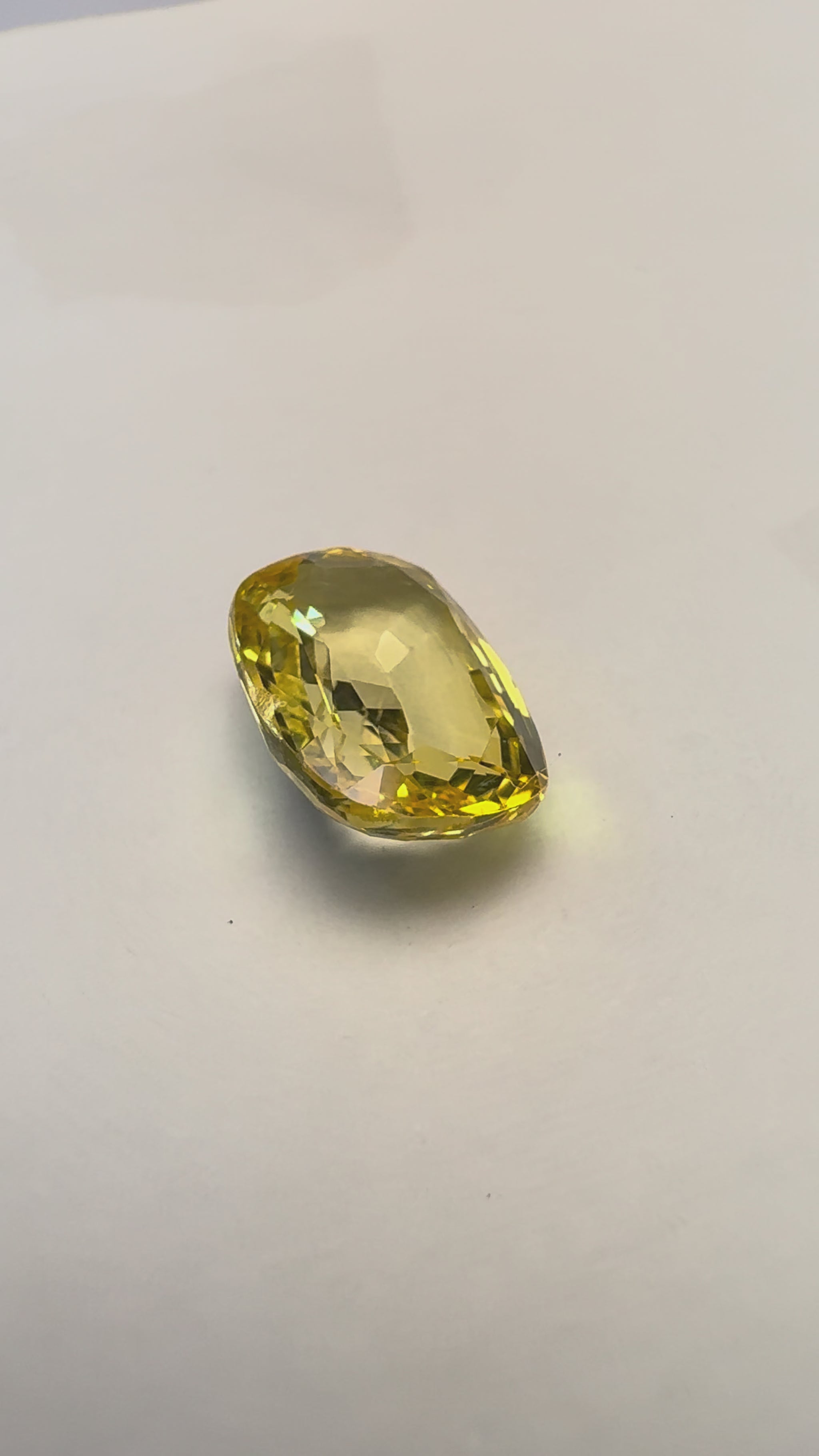 Yellow Sapphire 4.02 carat YSR-92 product reel