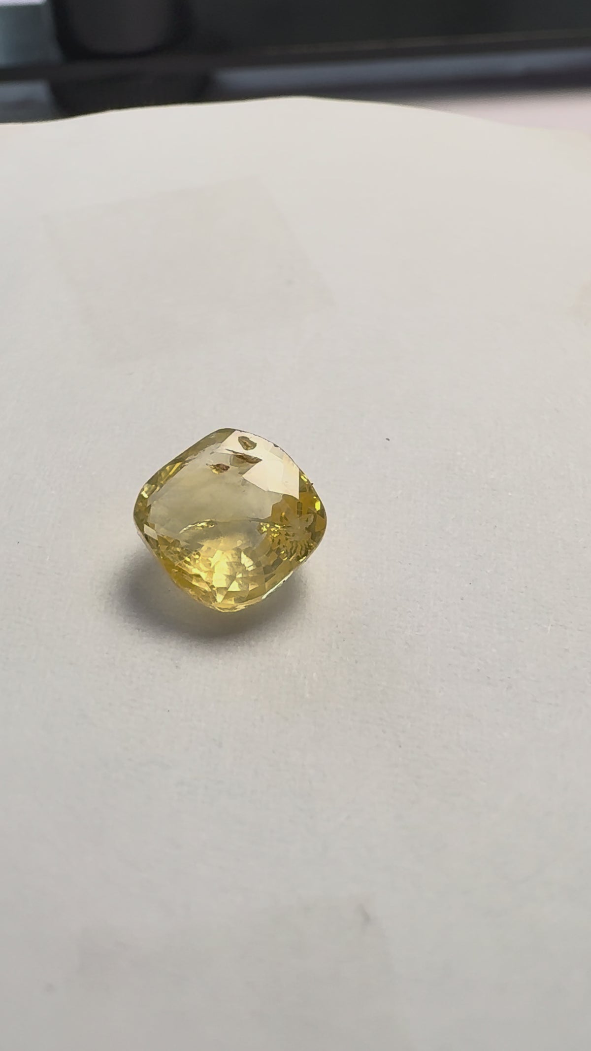 Yellow Sapphire 3.03 carat YSR-106 product reel