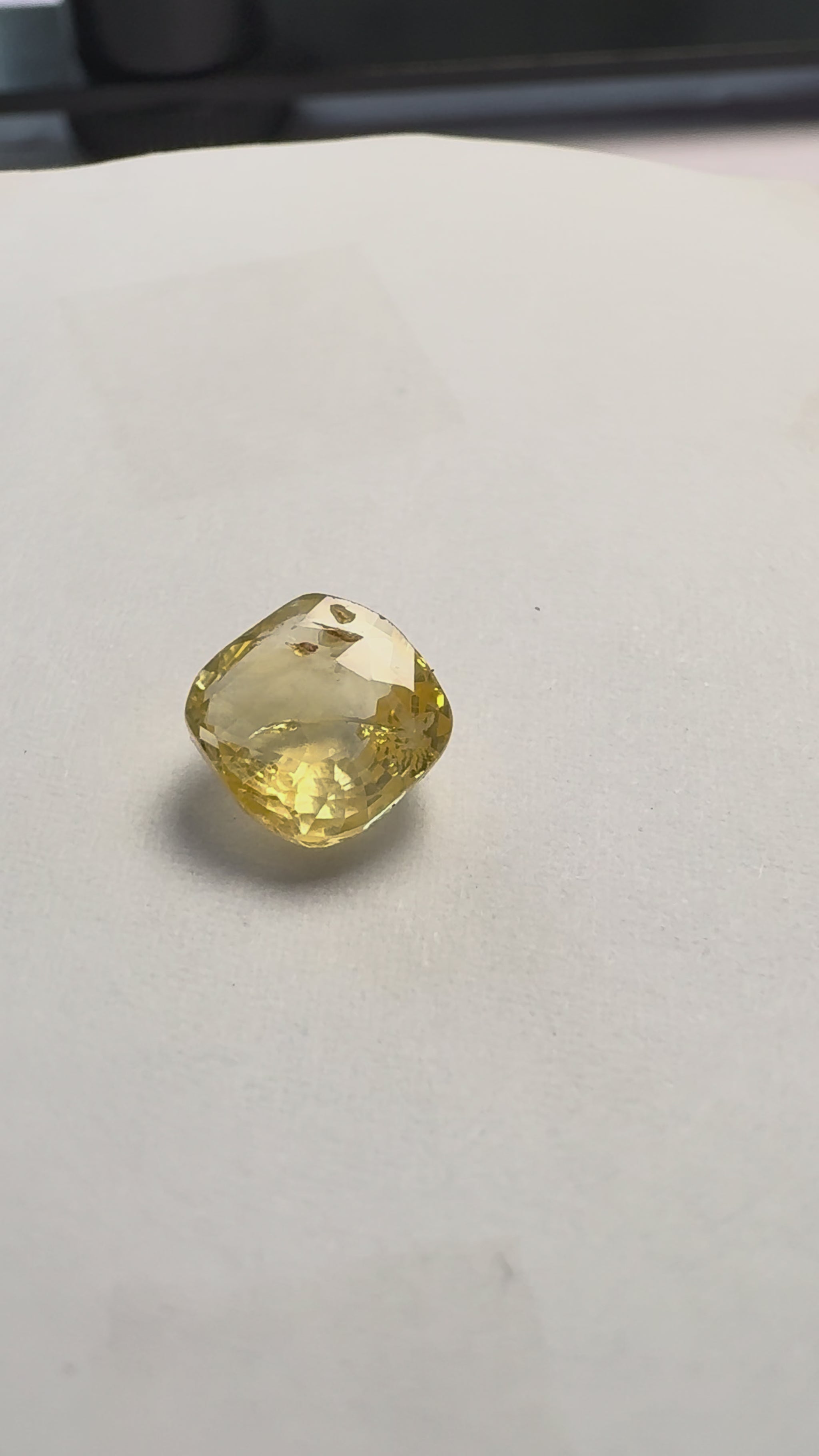 Yellow Sapphire 3.03 carat YSR-106 product reel