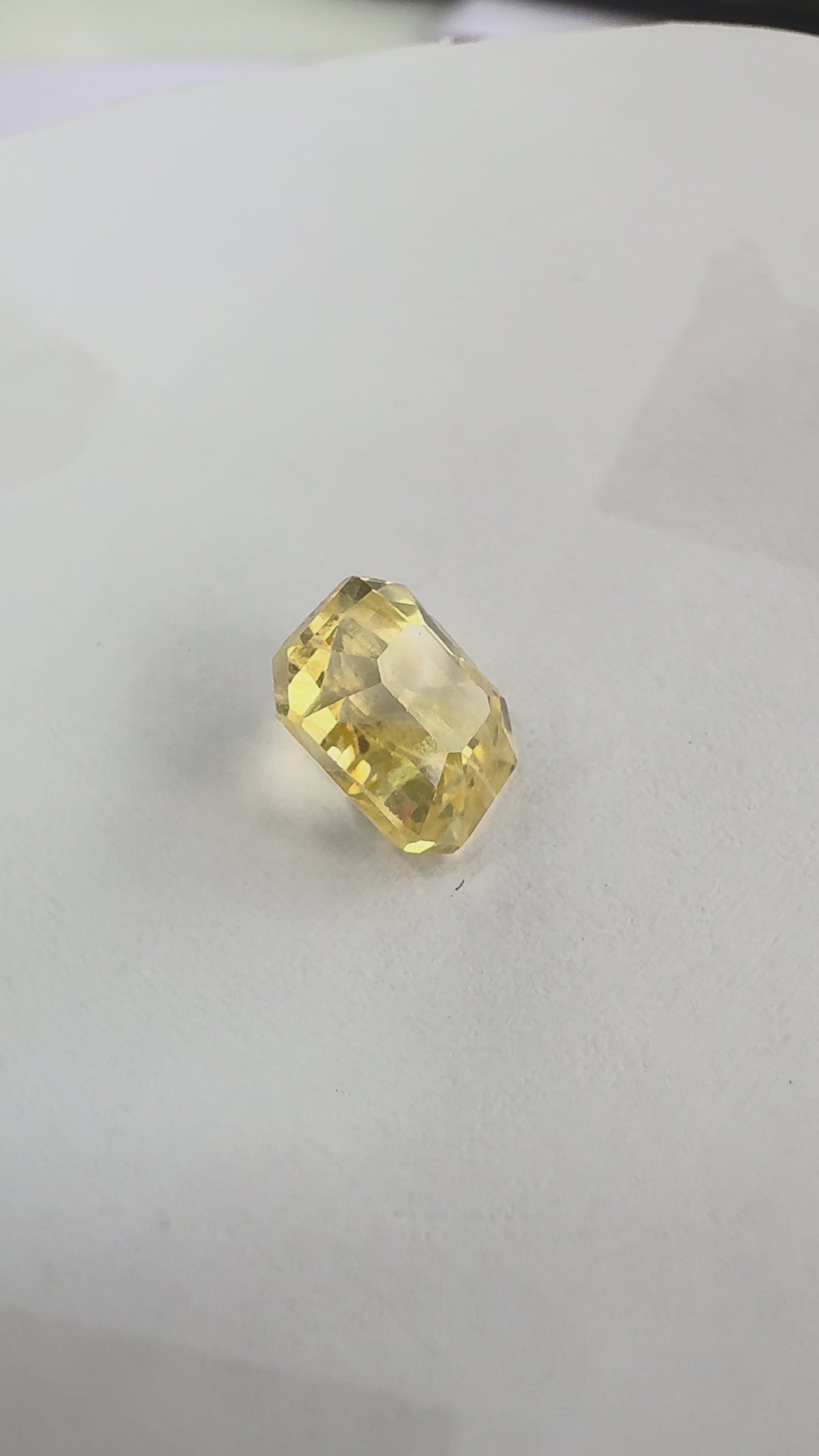 Yellow Sapphire 3.06 carat YSR-20 product reel