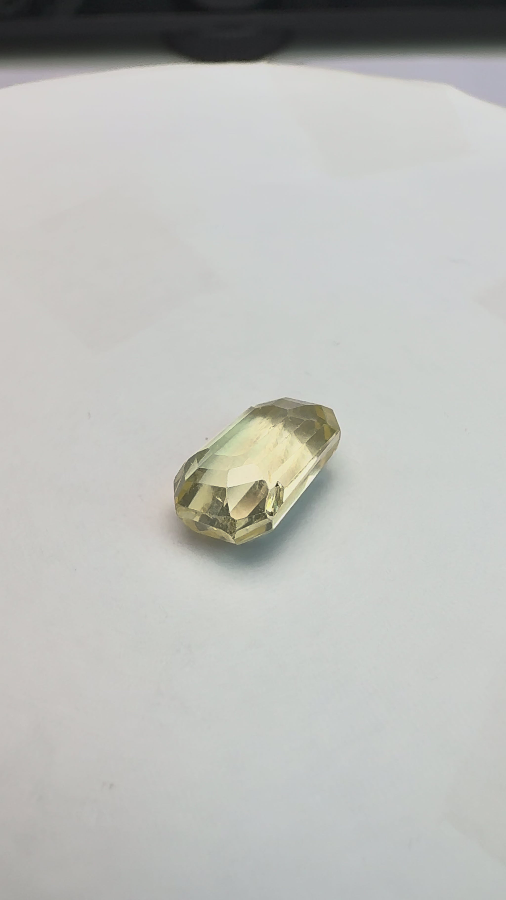 Yellow Sapphire 4.19 carat YSR-280 product reel