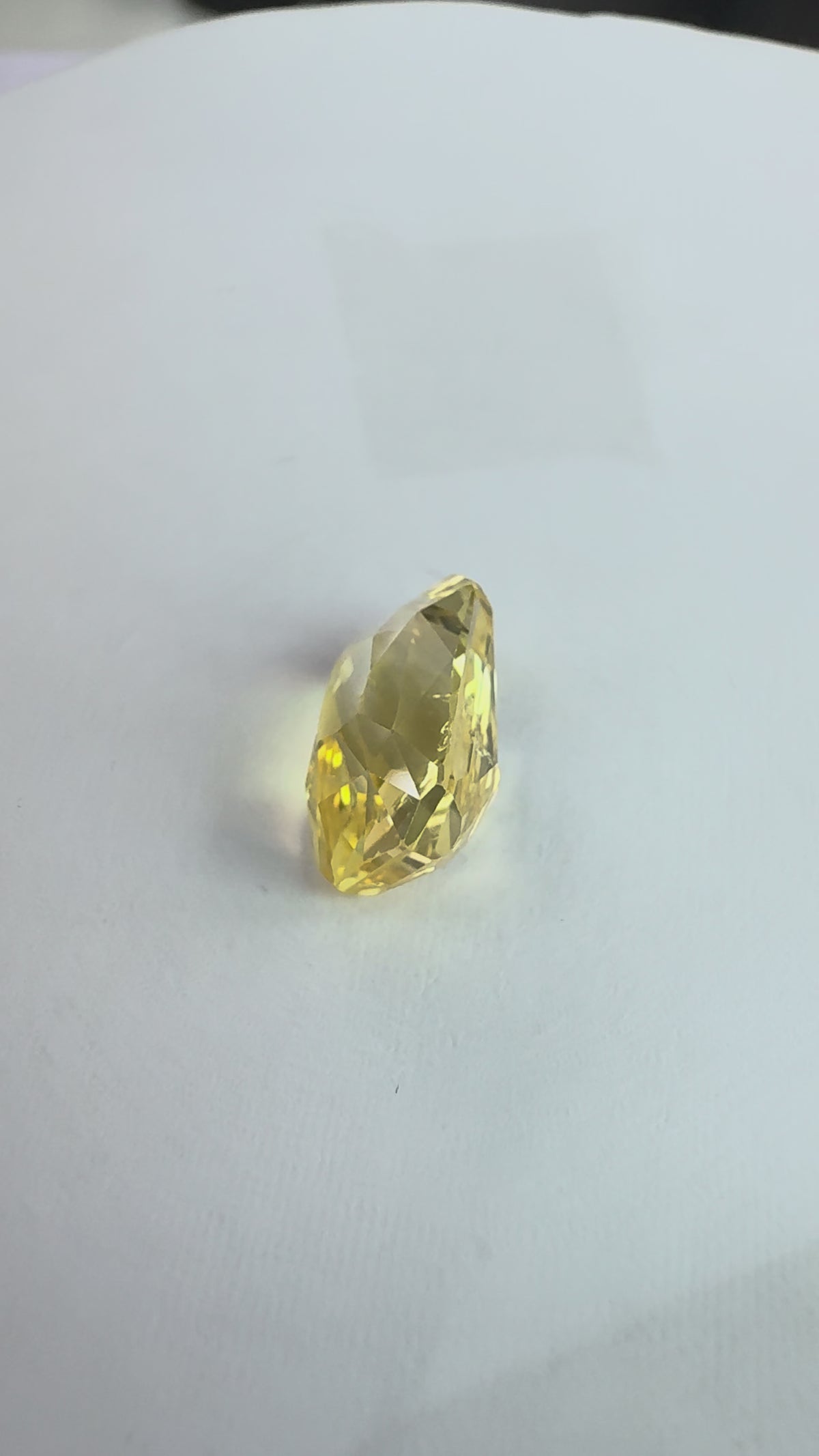 Yellow Sapphire 4.07 carat YSR-73 product reel
