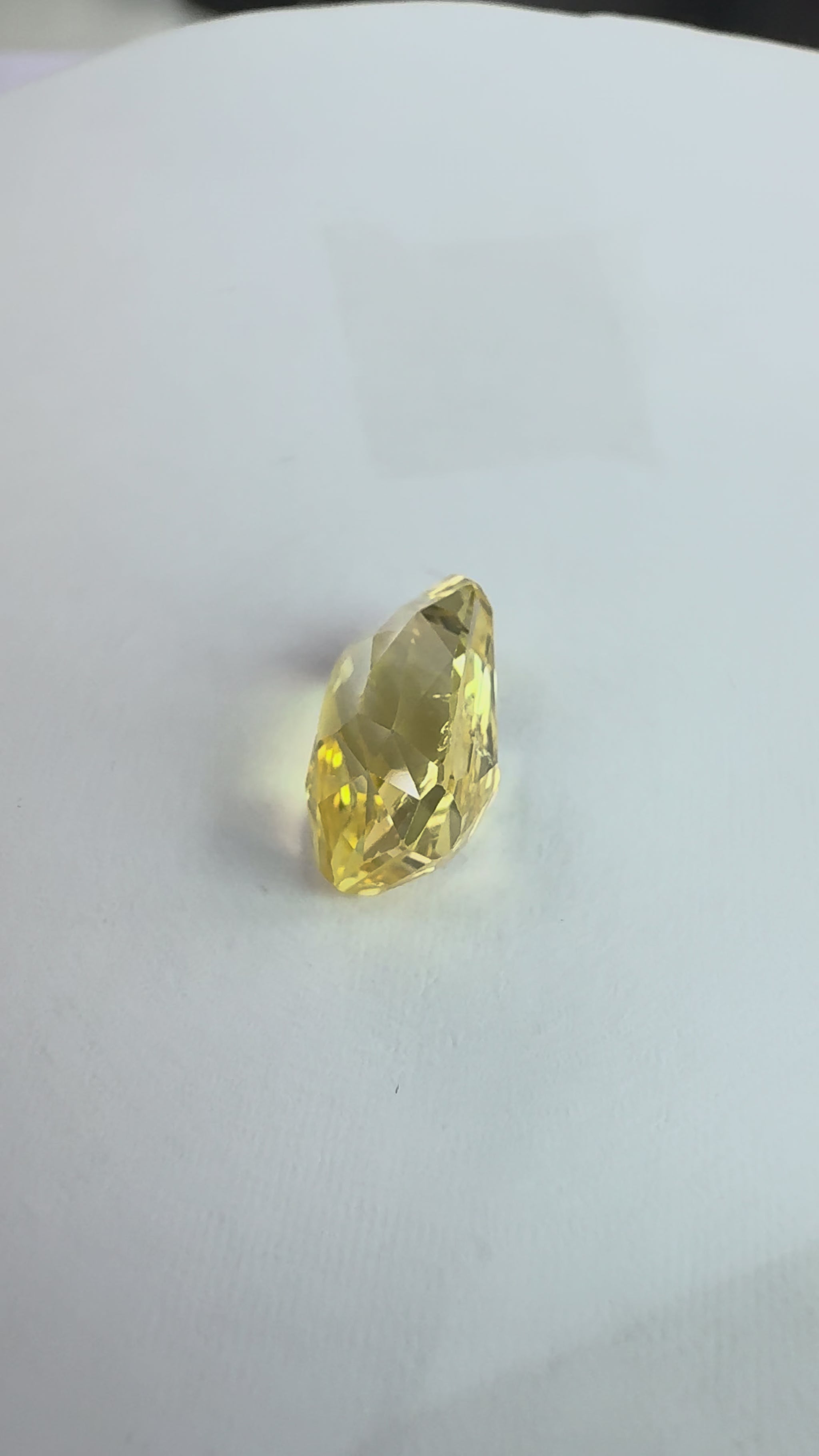 Yellow Sapphire 4.07 carat YSR-73 product reel