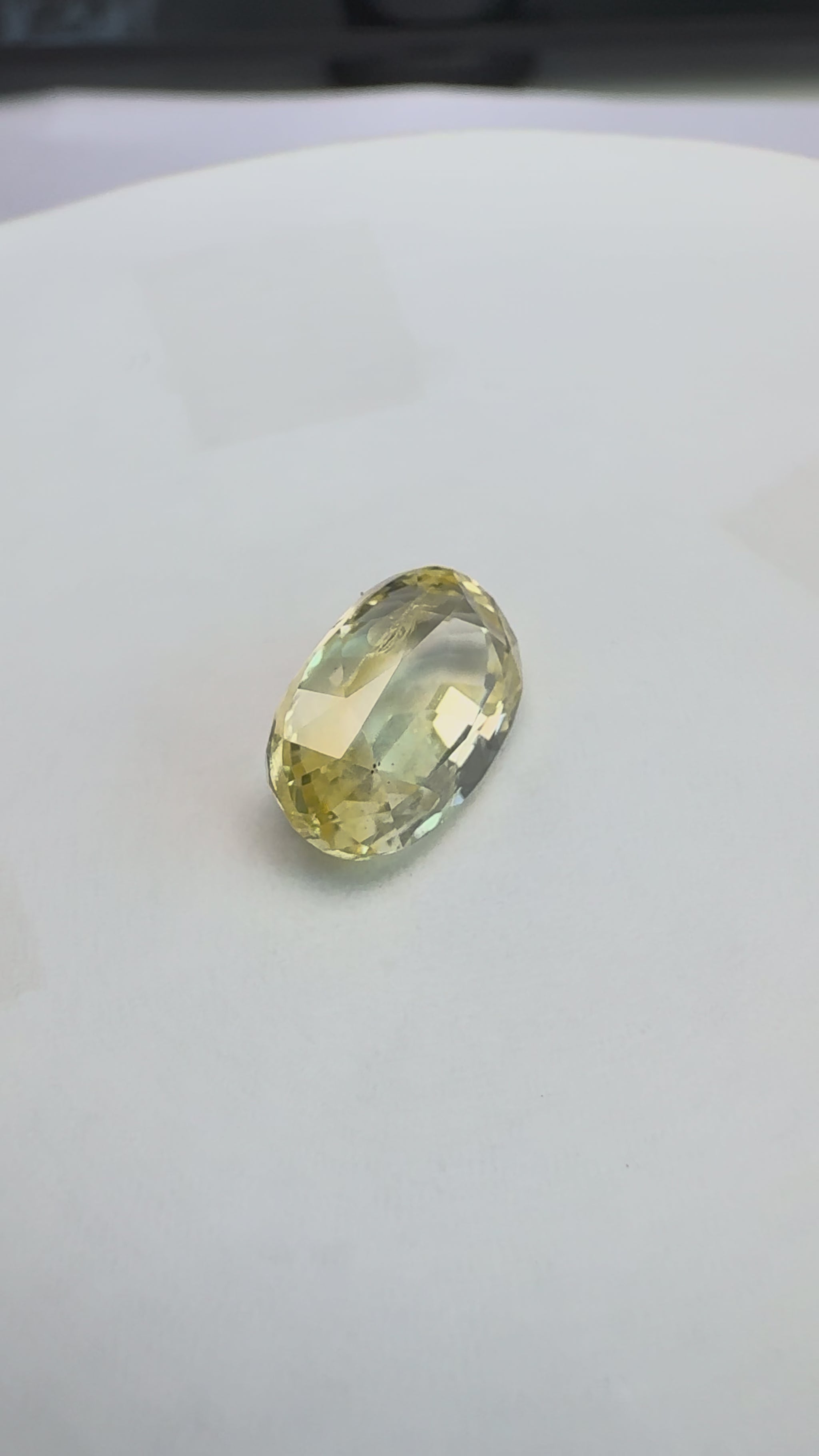 Yellow Sapphire 5.52 carat YSR-62 product reel