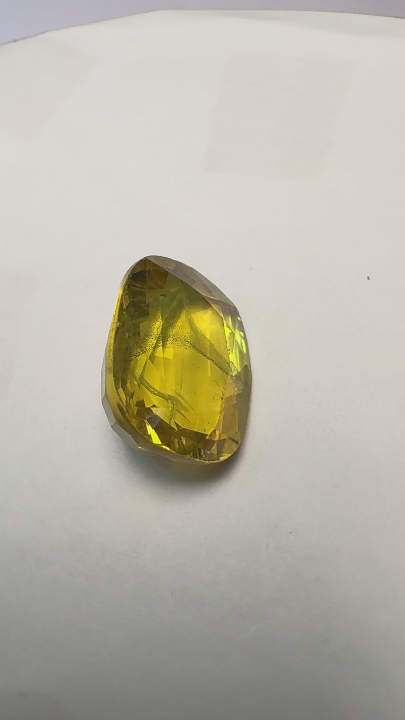 Yellow Sapphire – 12.73 Carat – Thailand