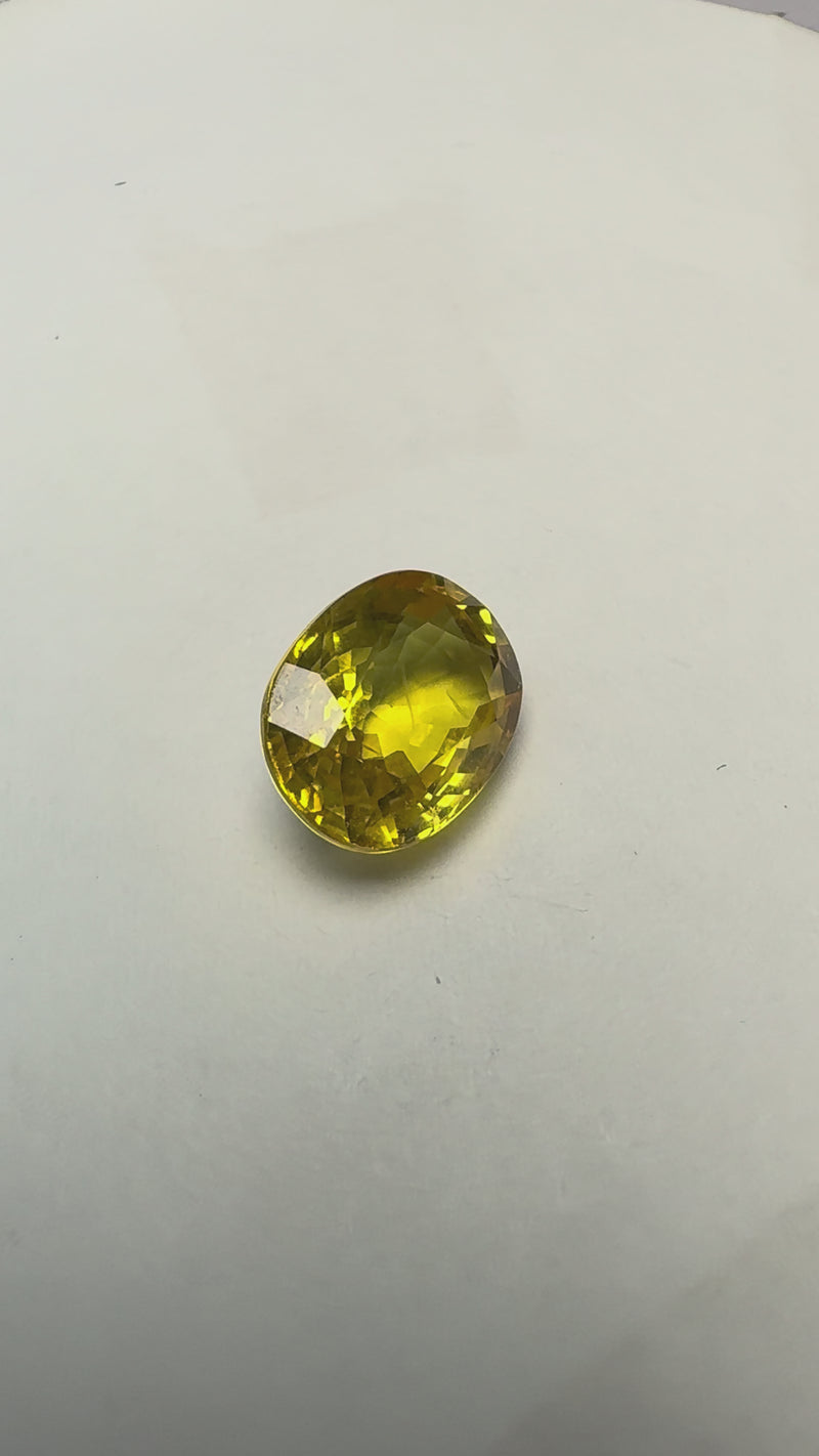 Yellow Sapphire – 4.57 Carat – Thailand