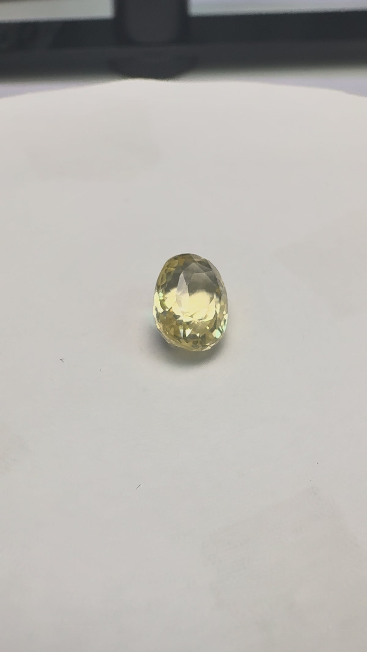 Yellow Sapphire 4.04 carat YSR-272 product reel
