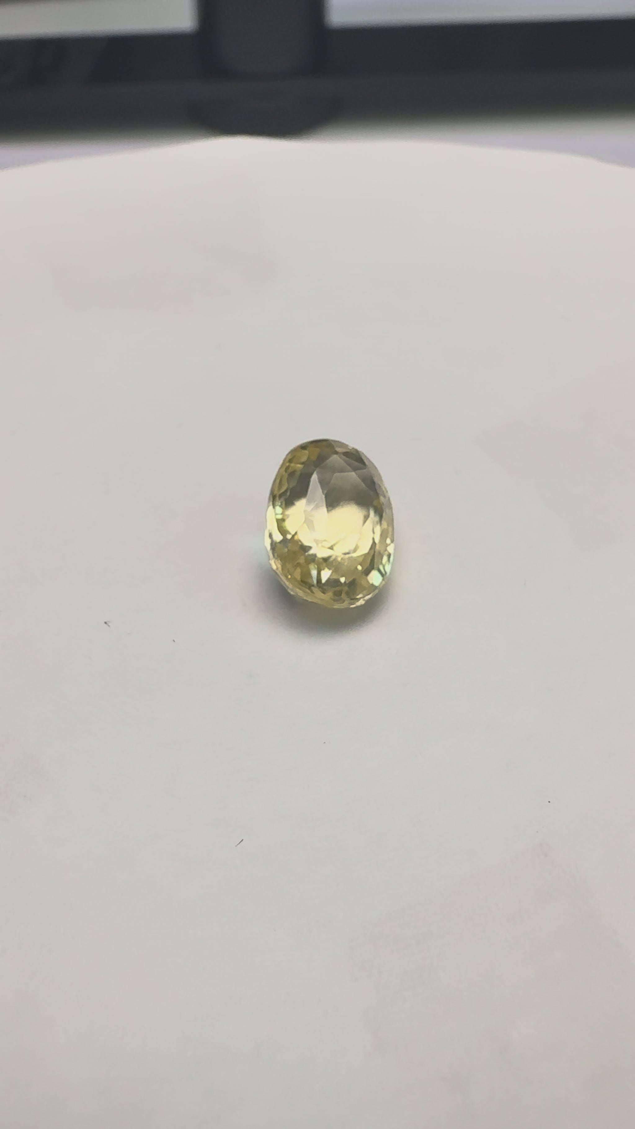 Yellow Sapphire 4.04 carat YSR-272 product reel