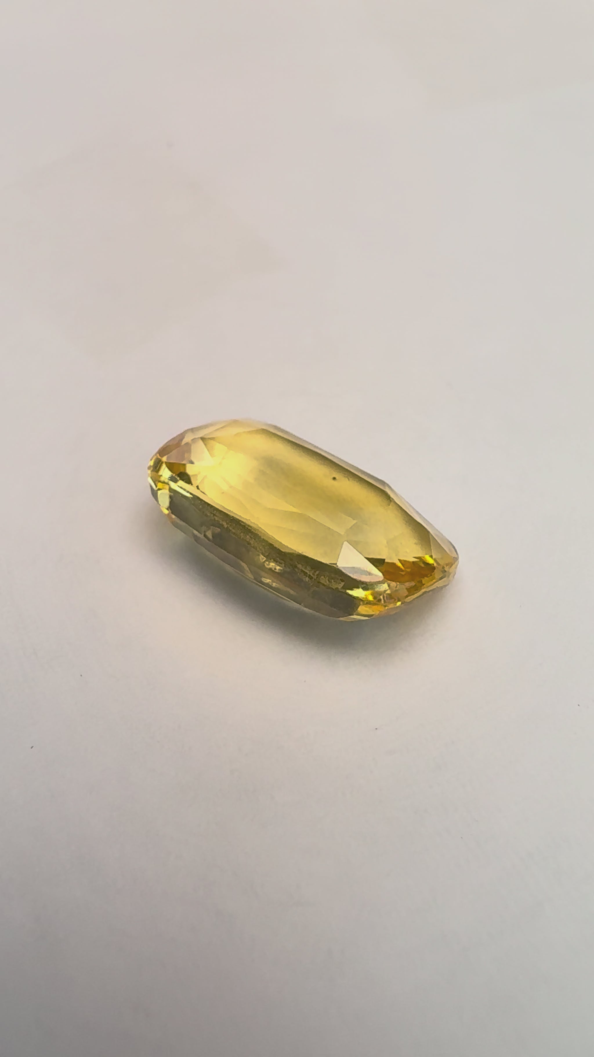Yellow Sapphire 5.27 carat YSR-52 product reel