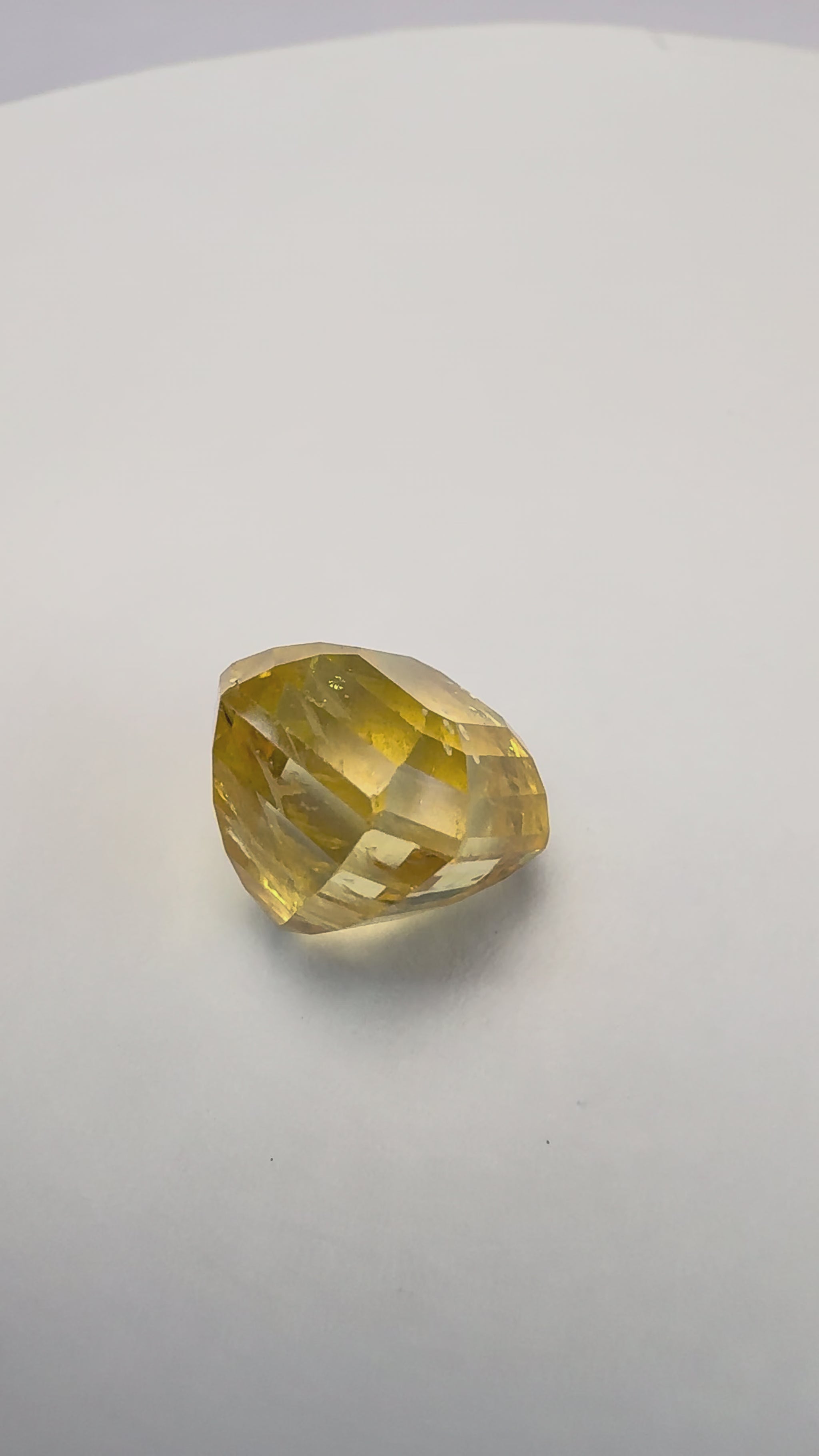 Yellow Sapphire 7.05 carat YSR-228 product reel