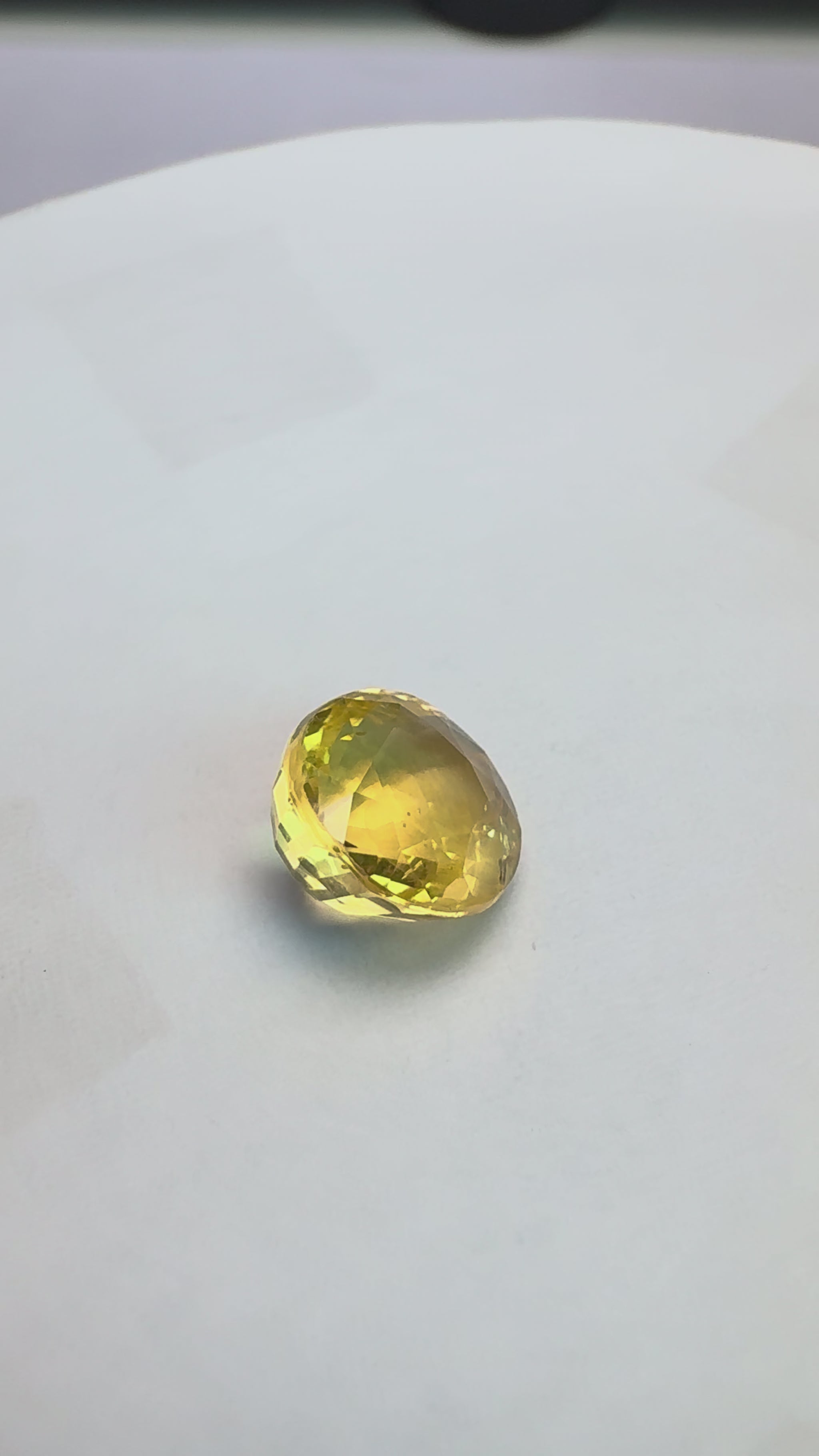 Yellow Sapphire 4.07 carat YSR-225 product reel