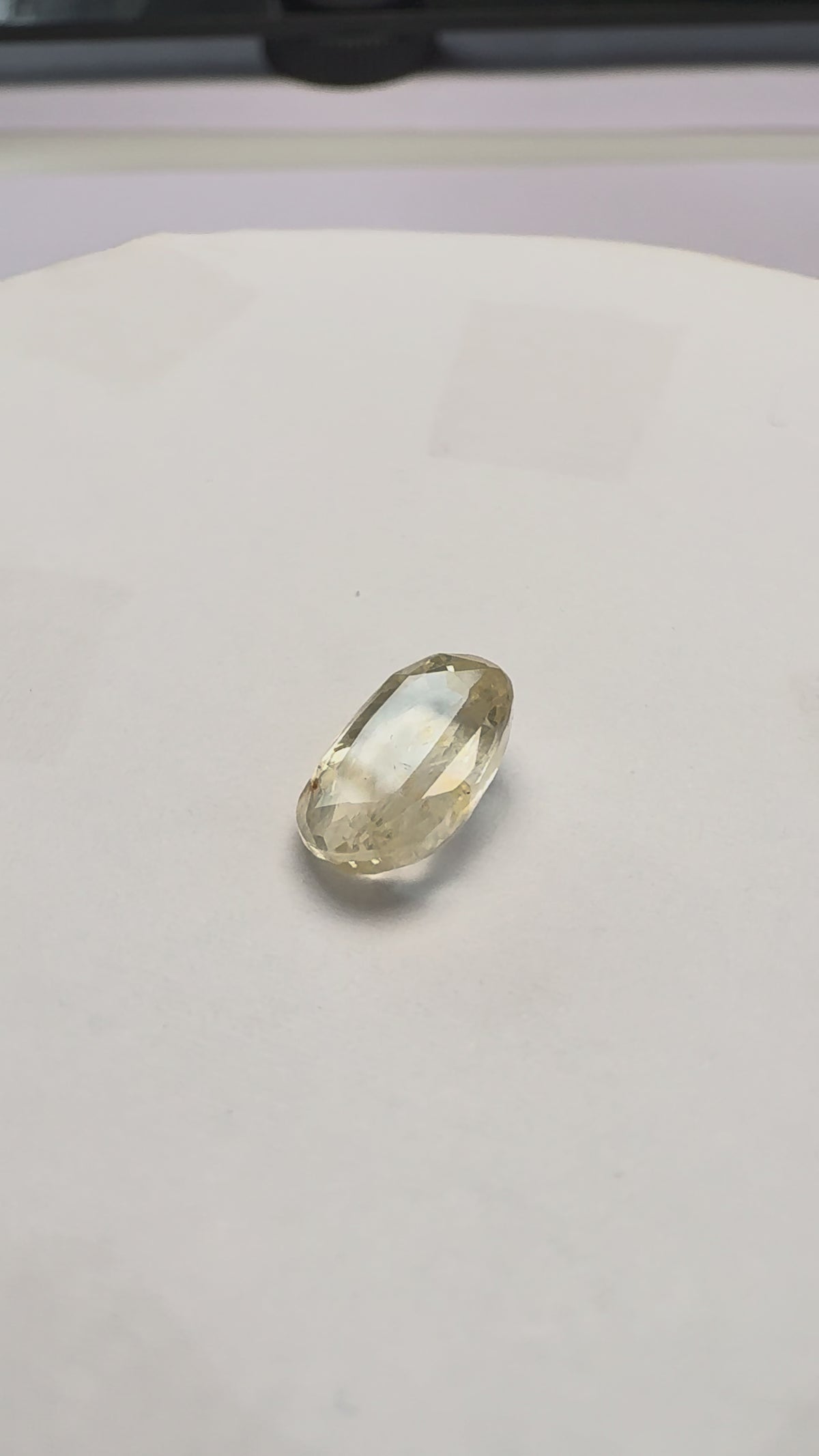 Yellow Sapphire 3.70 carat YSR-242 product reel
