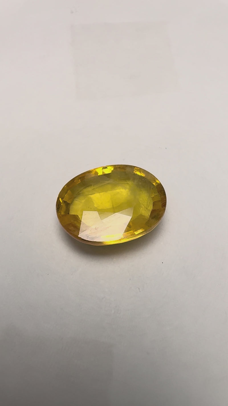 Yellow Sapphire – 5.05 Carat – Thailand