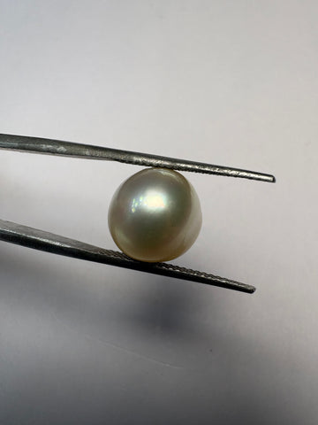 South Sea Pearl 9.23 carat PSR-01 front view