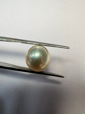 South Sea Pearl 6.38 carat PSR-09 front view