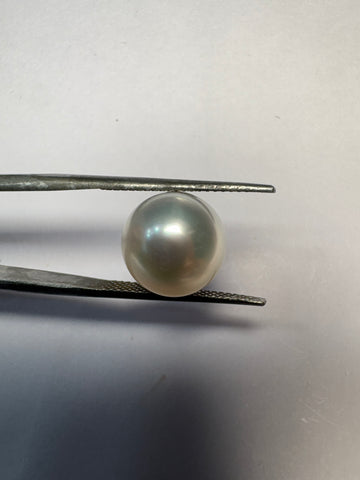 South Sea Pearl 8.69 carat PSR-11 front view