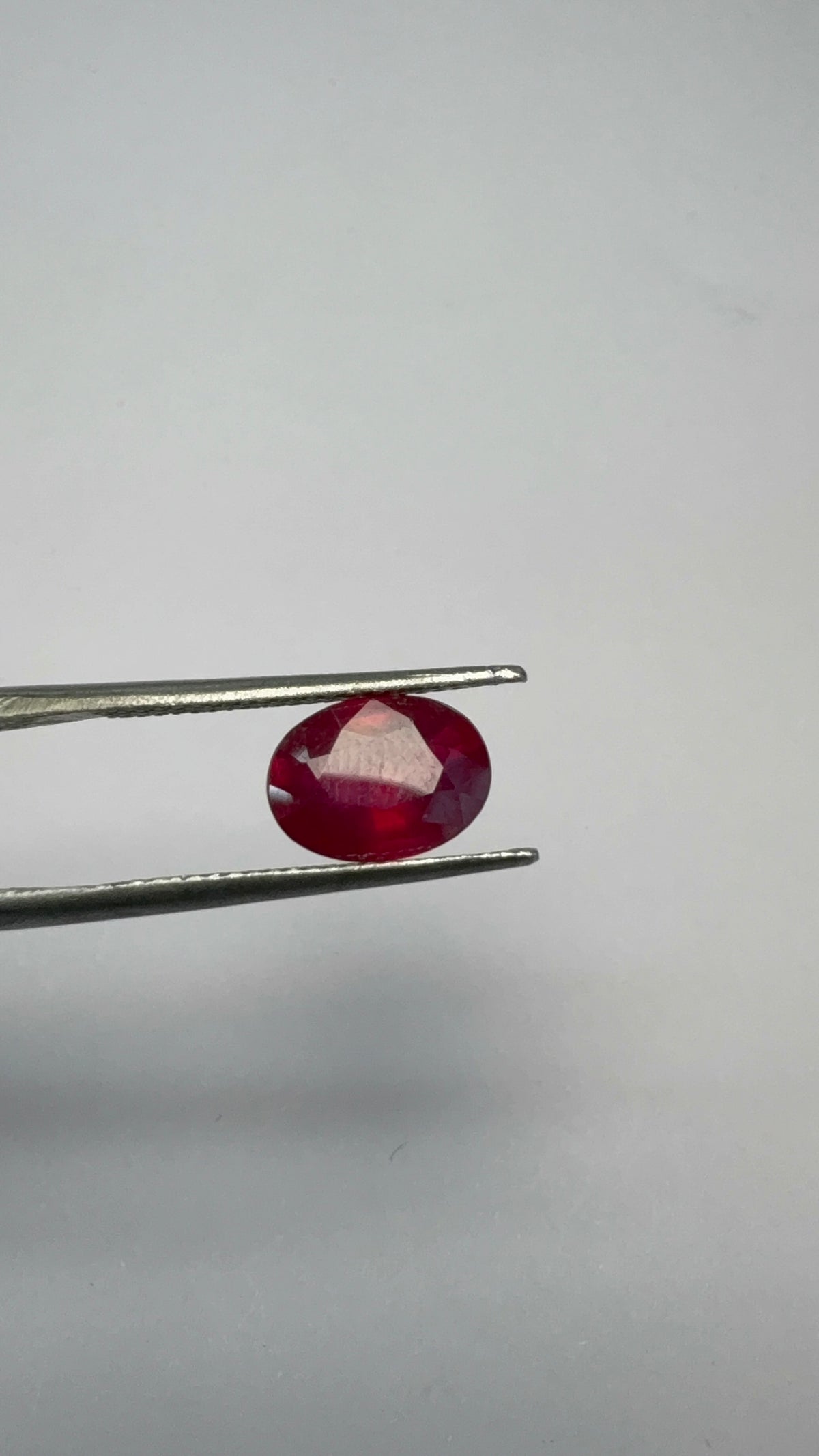 Ruby 2.66 carat R-32 alternate face-up view