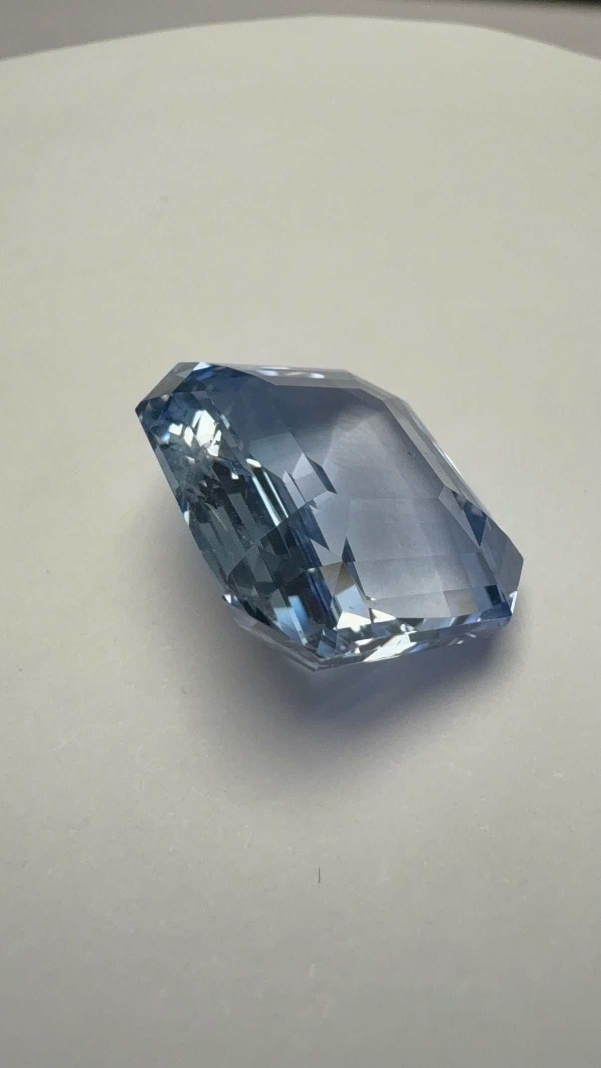 Blue Sapphire 17.28 carat SBS-19 close view
