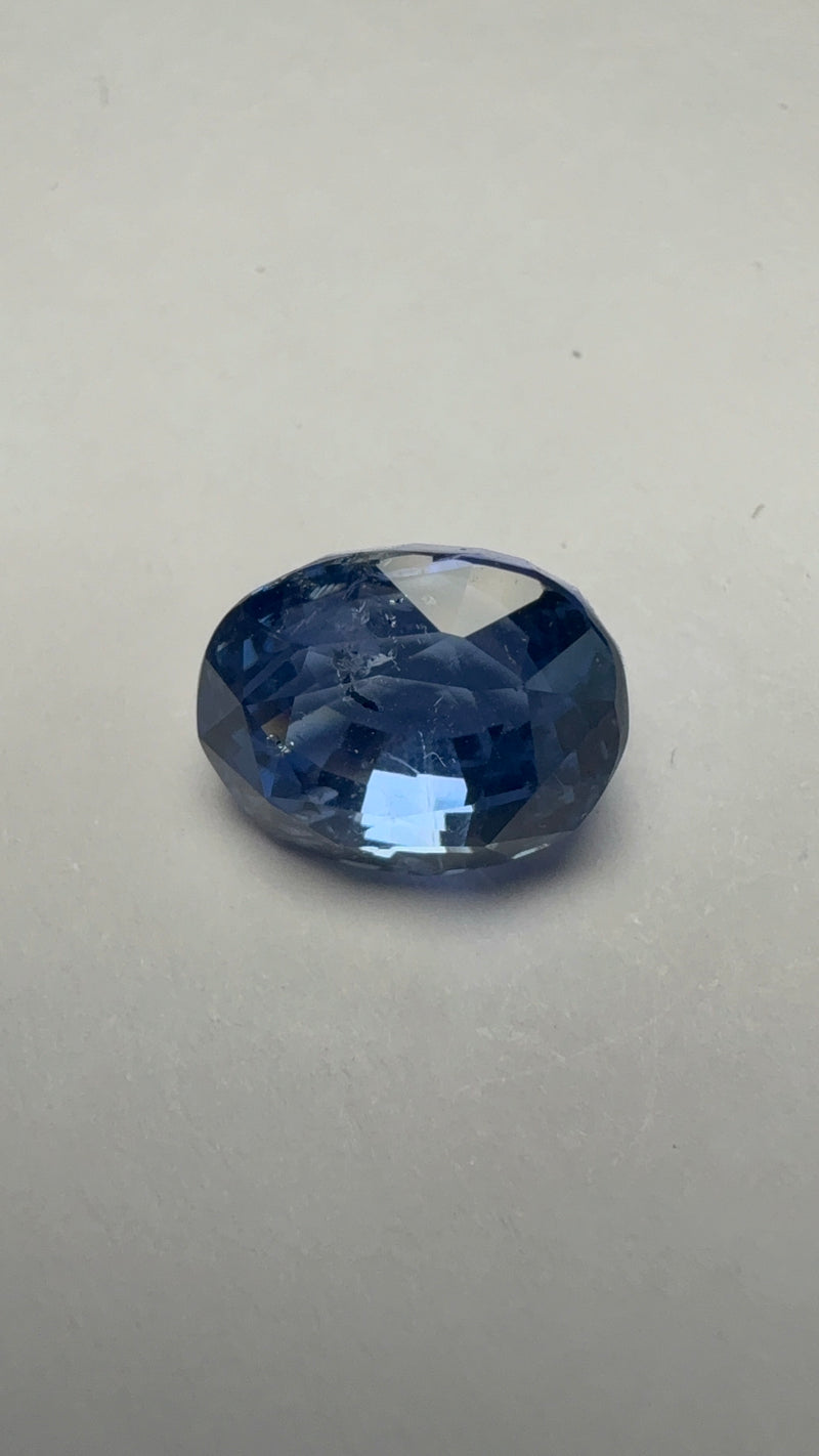 Blue Sapphire – 7.08 Carat – Sri Lanka – Oval