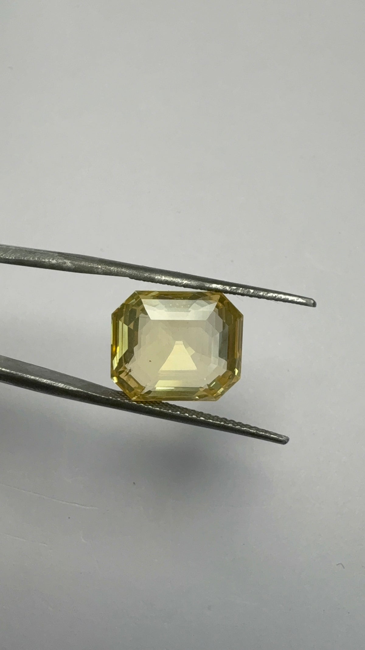 Yellow Sapphire 12.00 carat SYS-14 angled view
