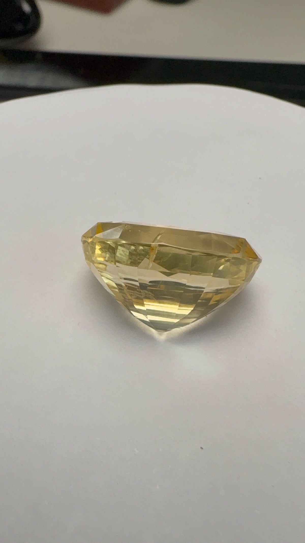 Yellow Sapphire 23.83 carat SYS-23 side view