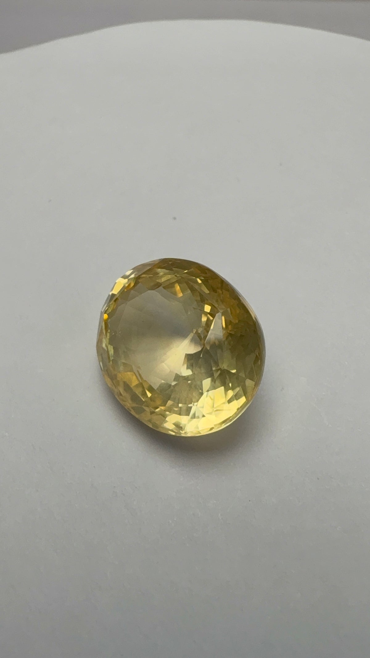 Yellow Sapphire 9.03 carat SYS-29 face-up view
