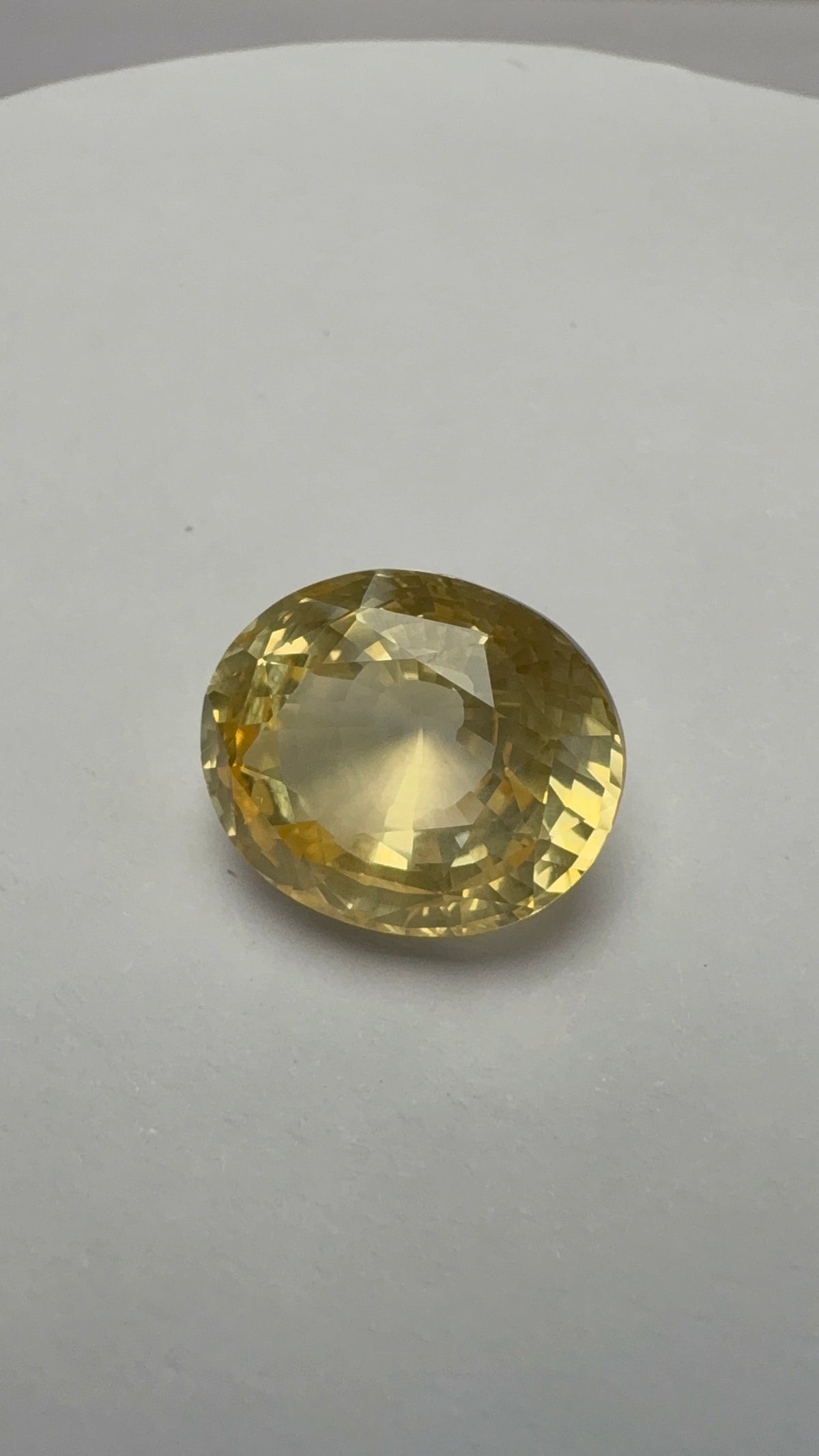 Yellow Sapphire 9.03 carat SYS-29 alternate face-up view