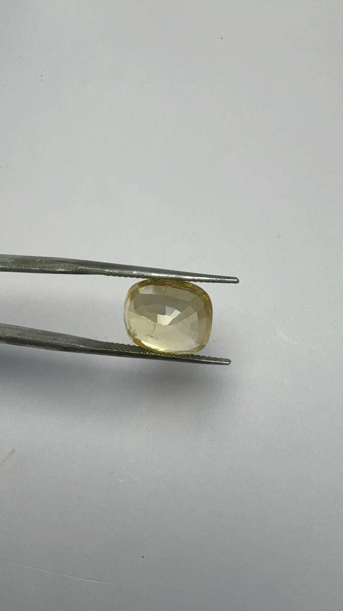 Yellow Sapphire 9.62 carat SYS-36 reverse view