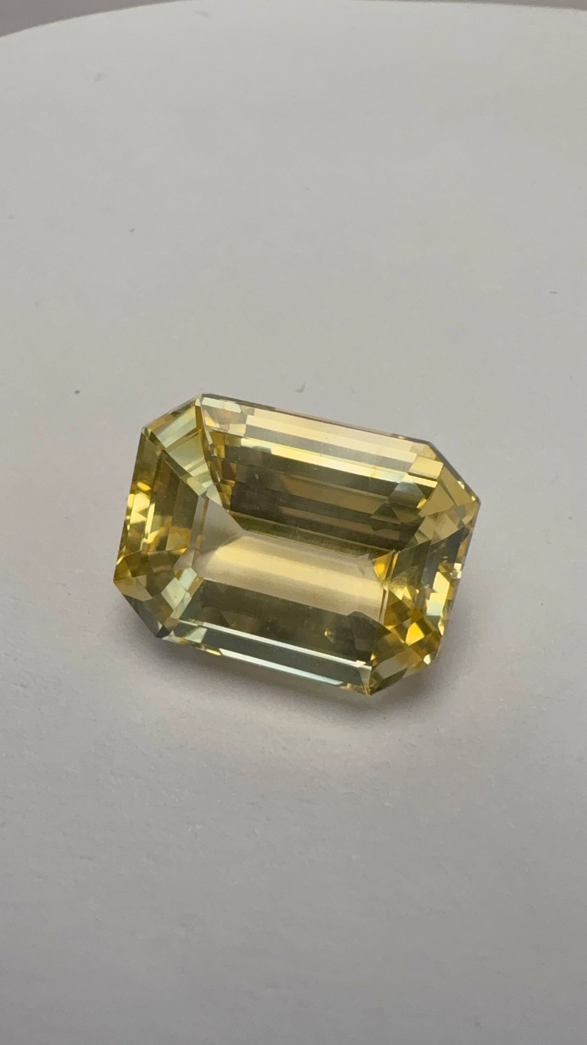 Yellow Sapphire 10.31 carat SYS-38 alternate face-up view