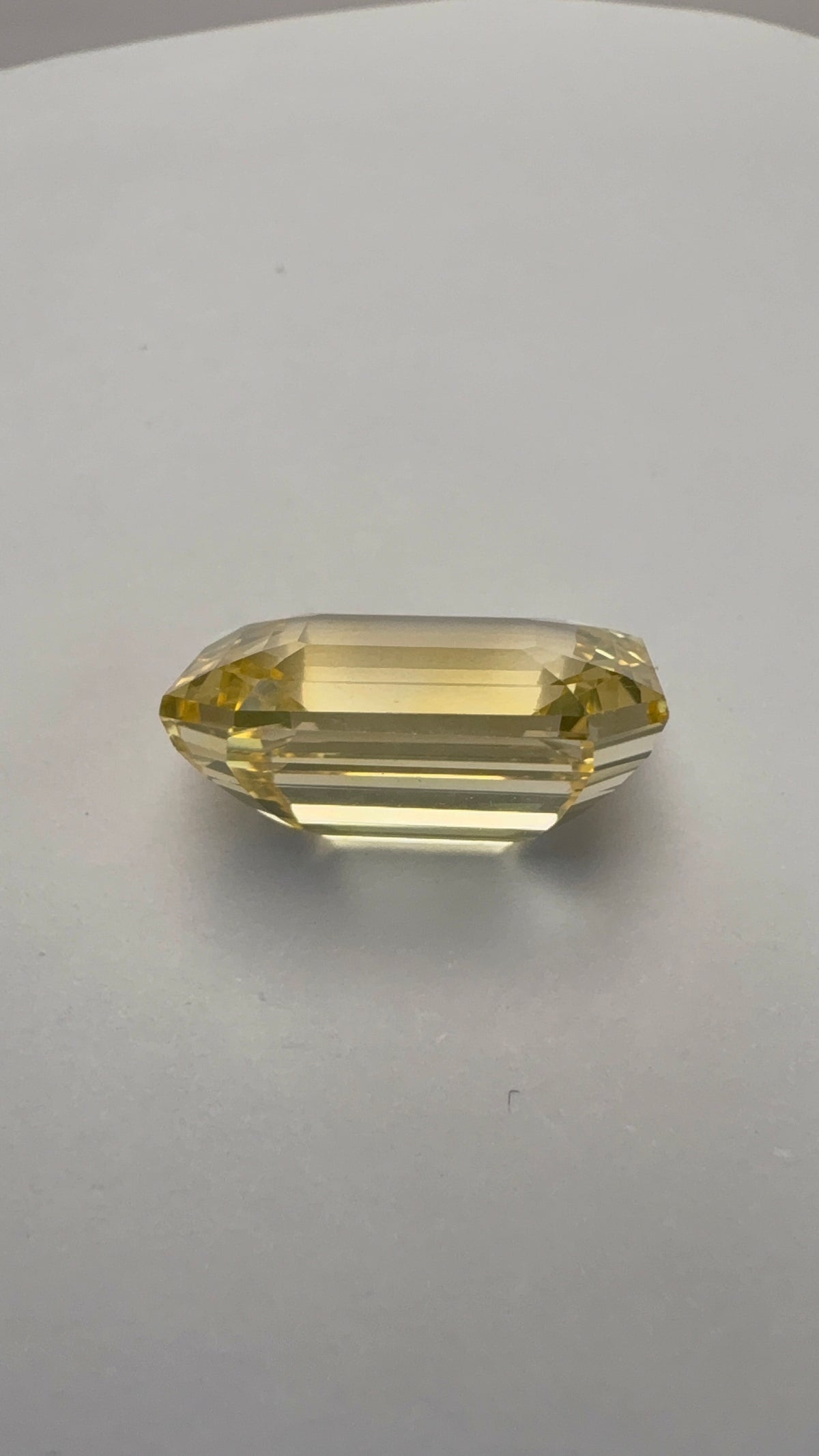 Yellow Sapphire 10.31 carat SYS-38 close view