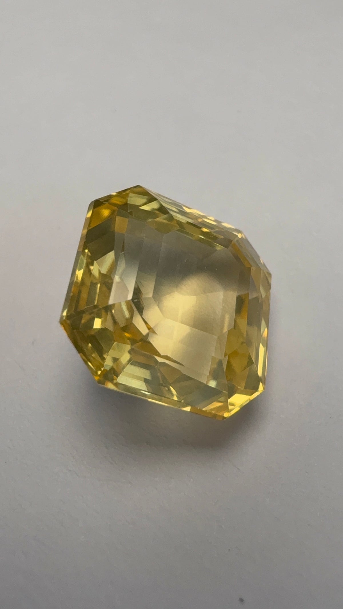 Yellow Sapphire 11.00 carat SYS-39 angled view