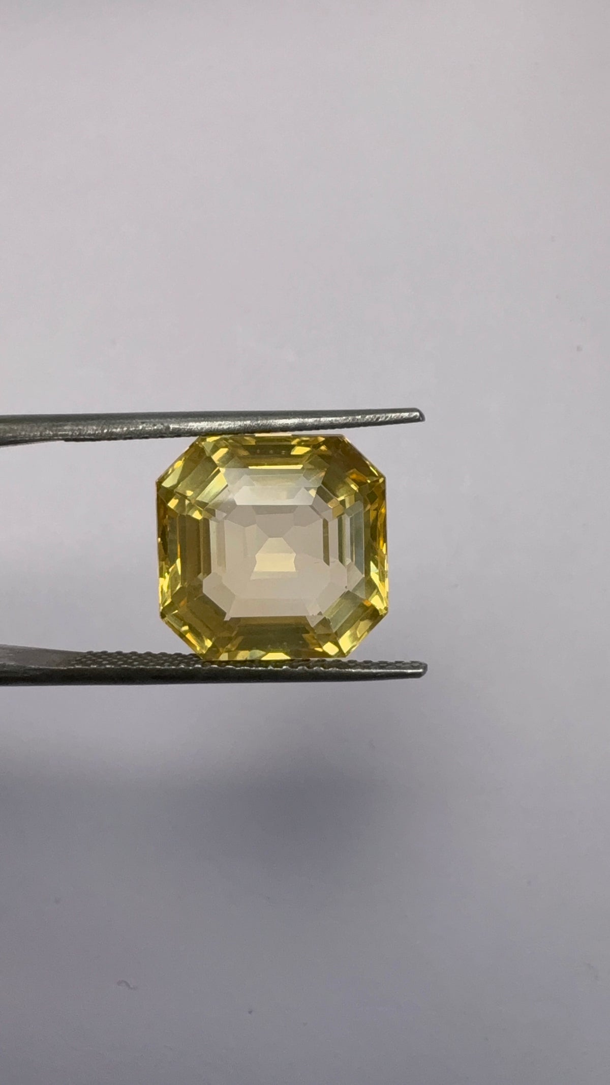 Yellow Sapphire 11.00 carat SYS-39 reverse view