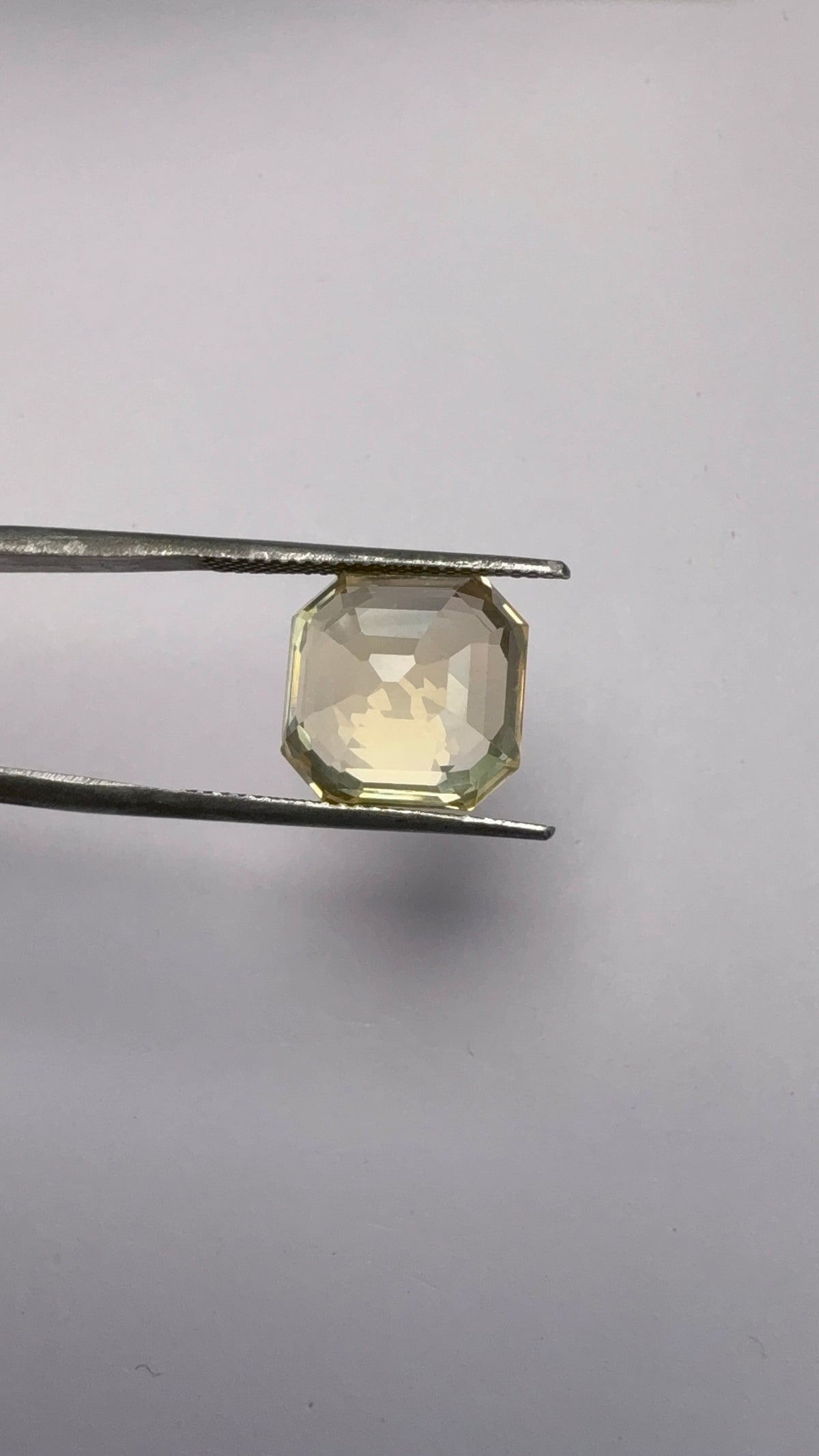 Yellow Sapphire 11.00 carat SYS-39 side view