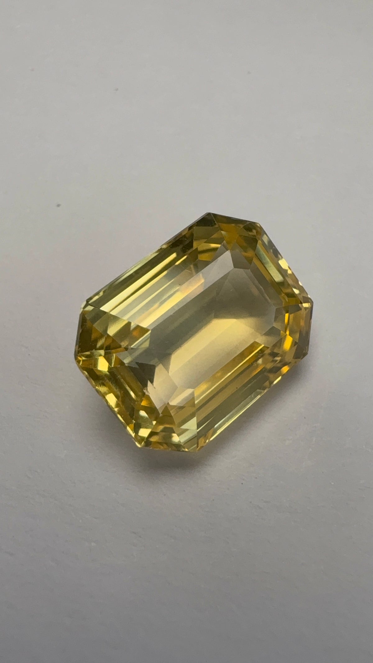 Yellow Sapphire 9.46 carat SYS-40 front view