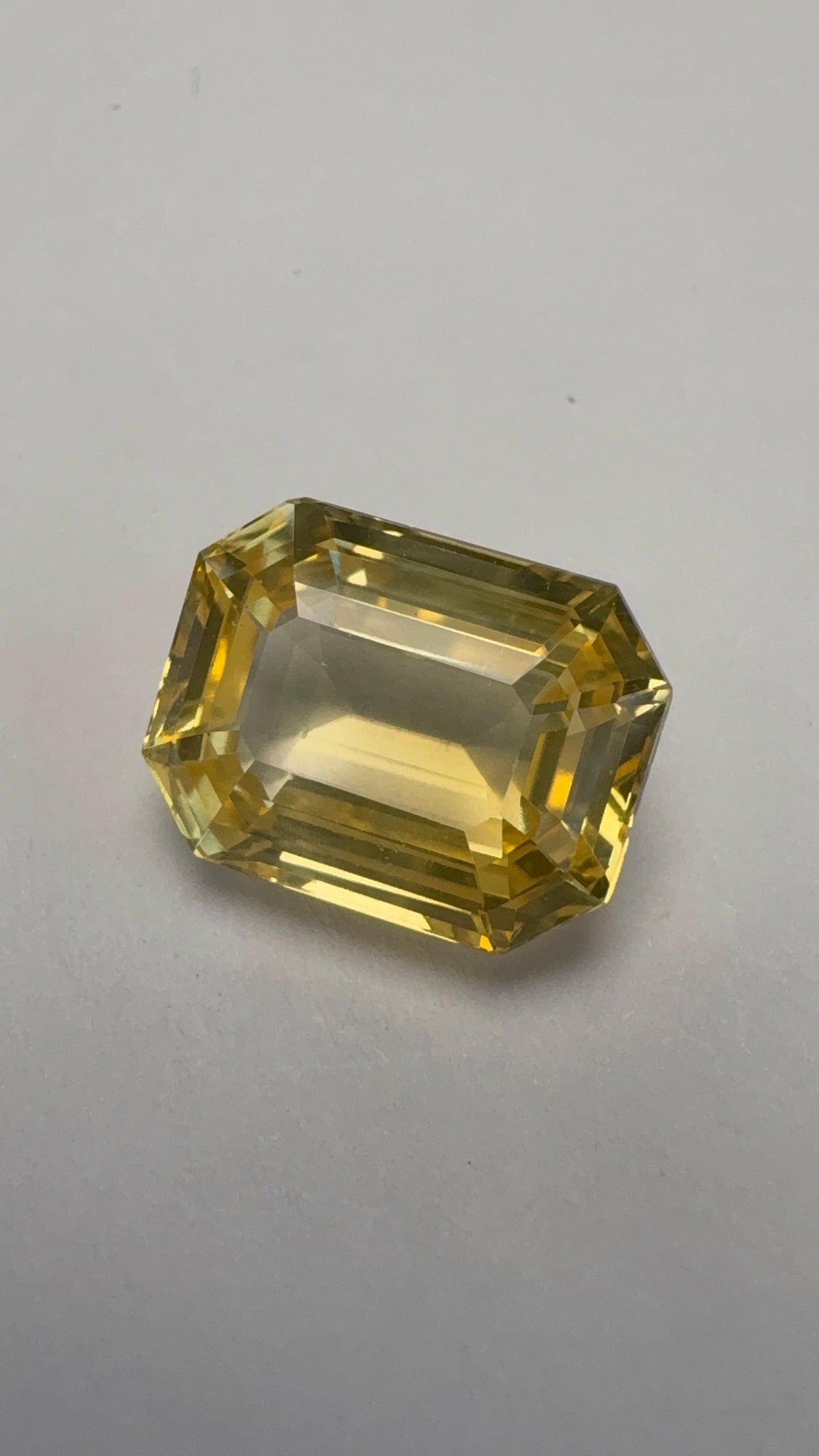 Yellow Sapphire 9.46 carat SYS-40 alternate face-up view
