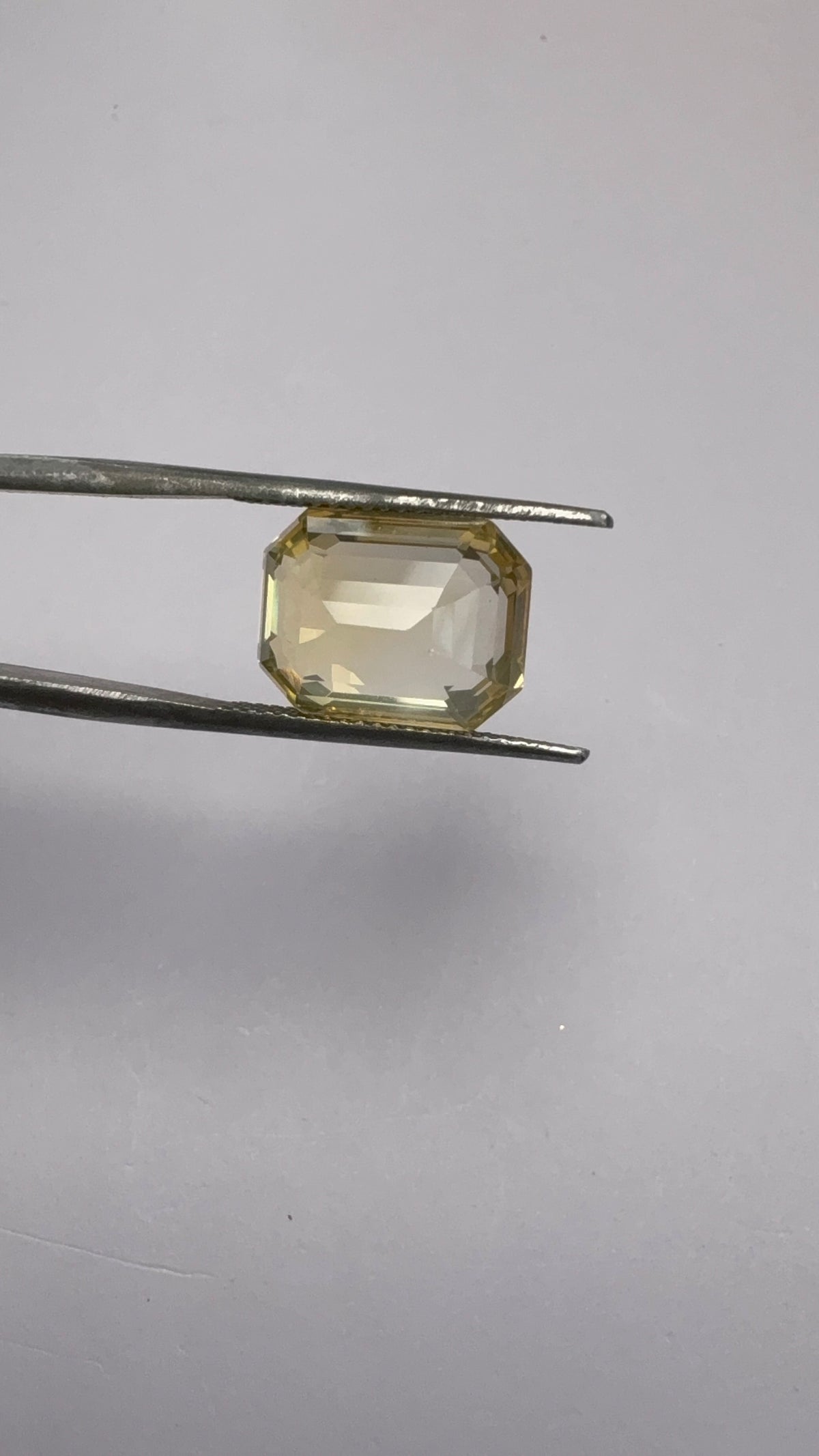 Yellow Sapphire 9.46 carat SYS-40 reverse view