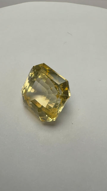 Yellow Sapphire 11.80 carat SYS-43 front view