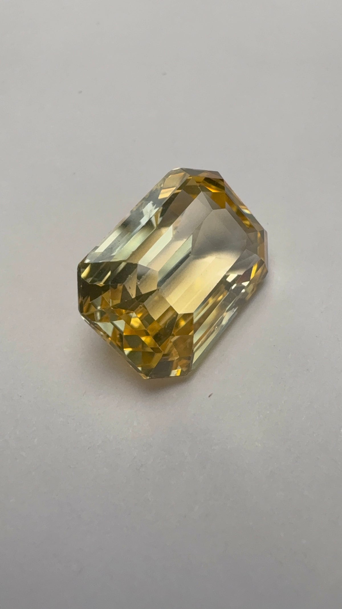 Yellow Sapphire 11.35 carat SYS-44 front view
