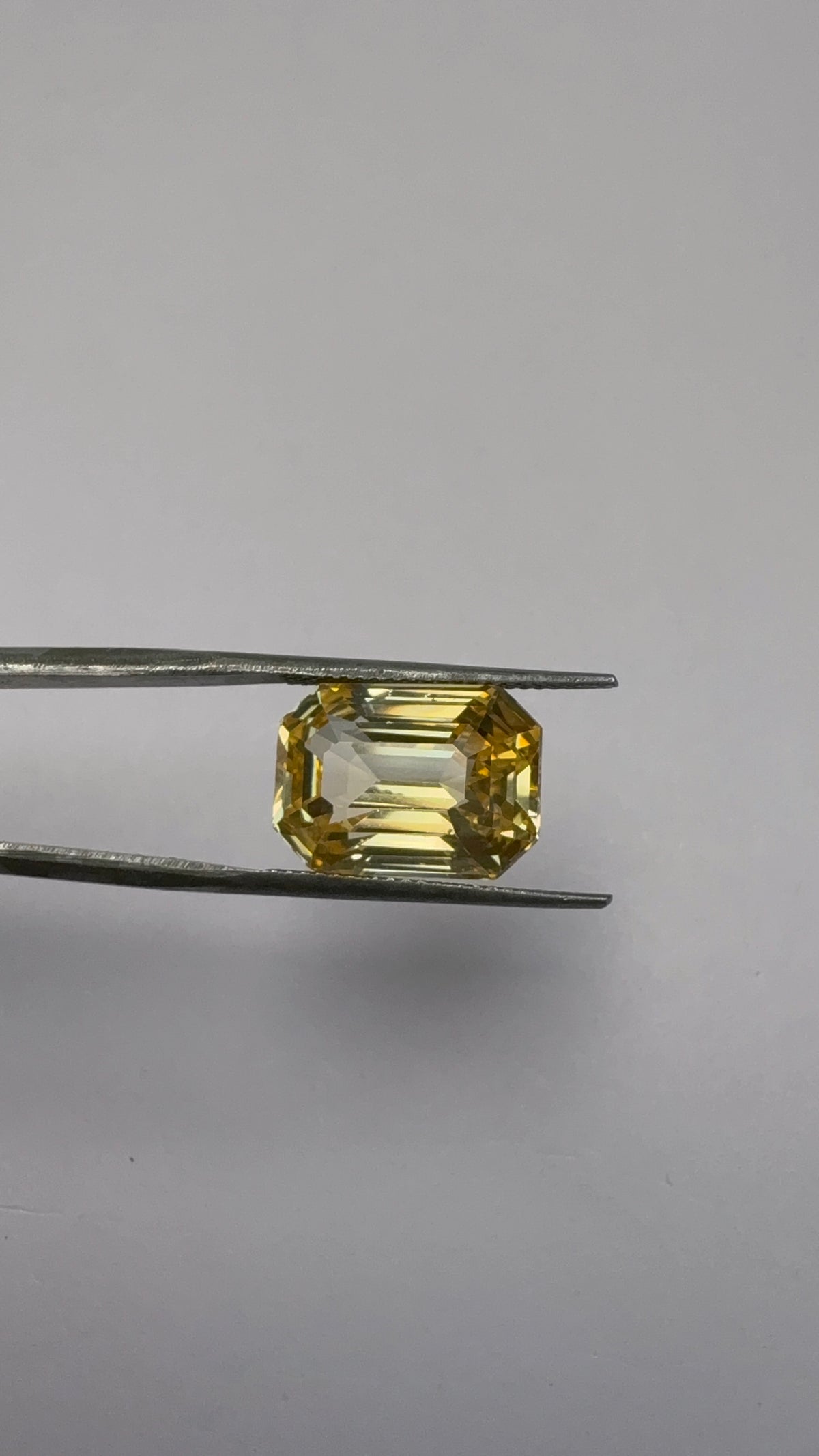 Yellow Sapphire 11.35 carat SYS-44 angled view