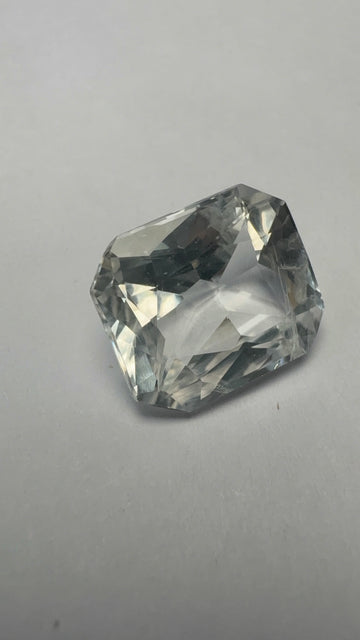 White Sapphire 6.15 carat WS-10 front view