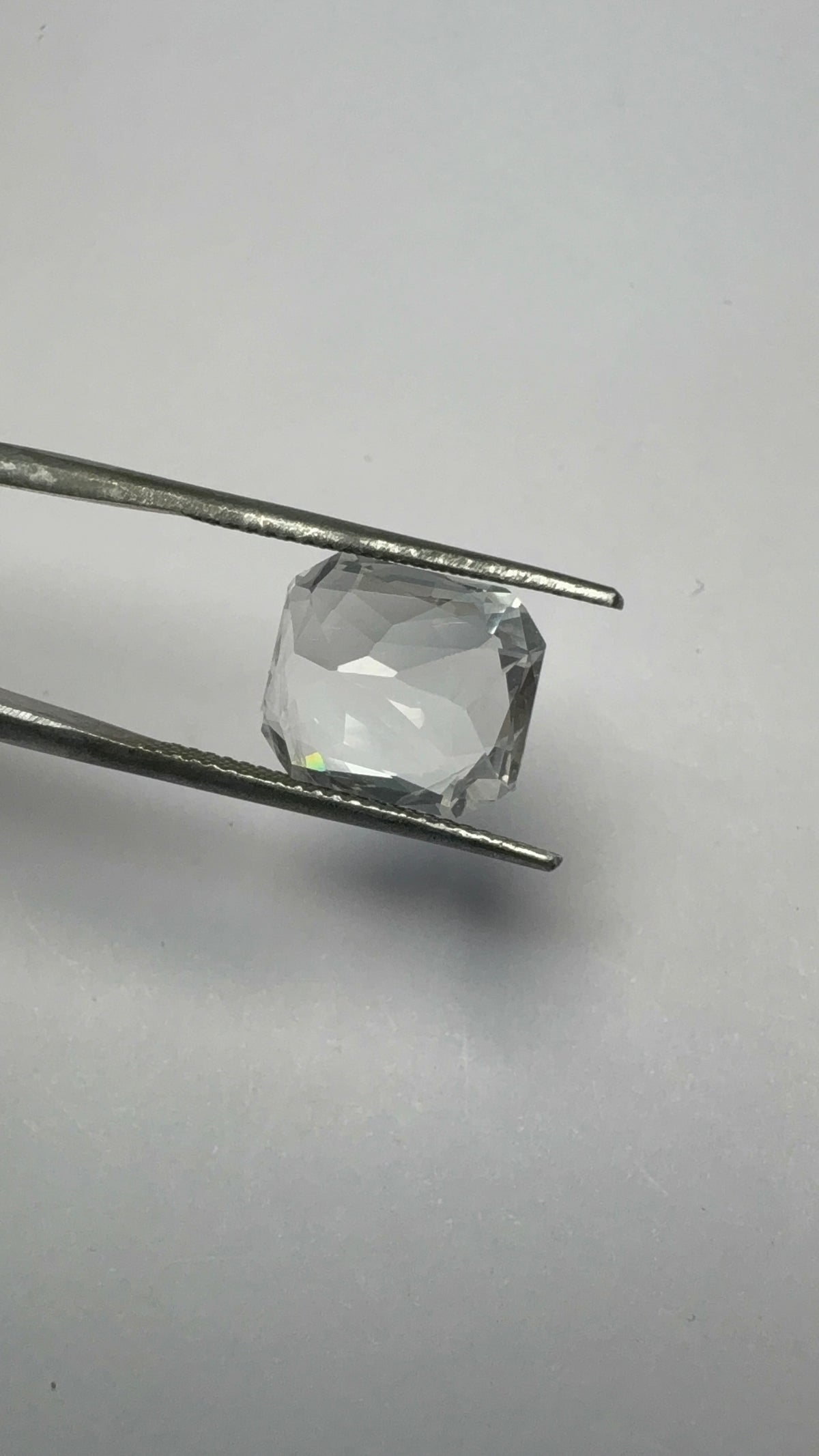 White Sapphire 6.15 carat WS-10 side view