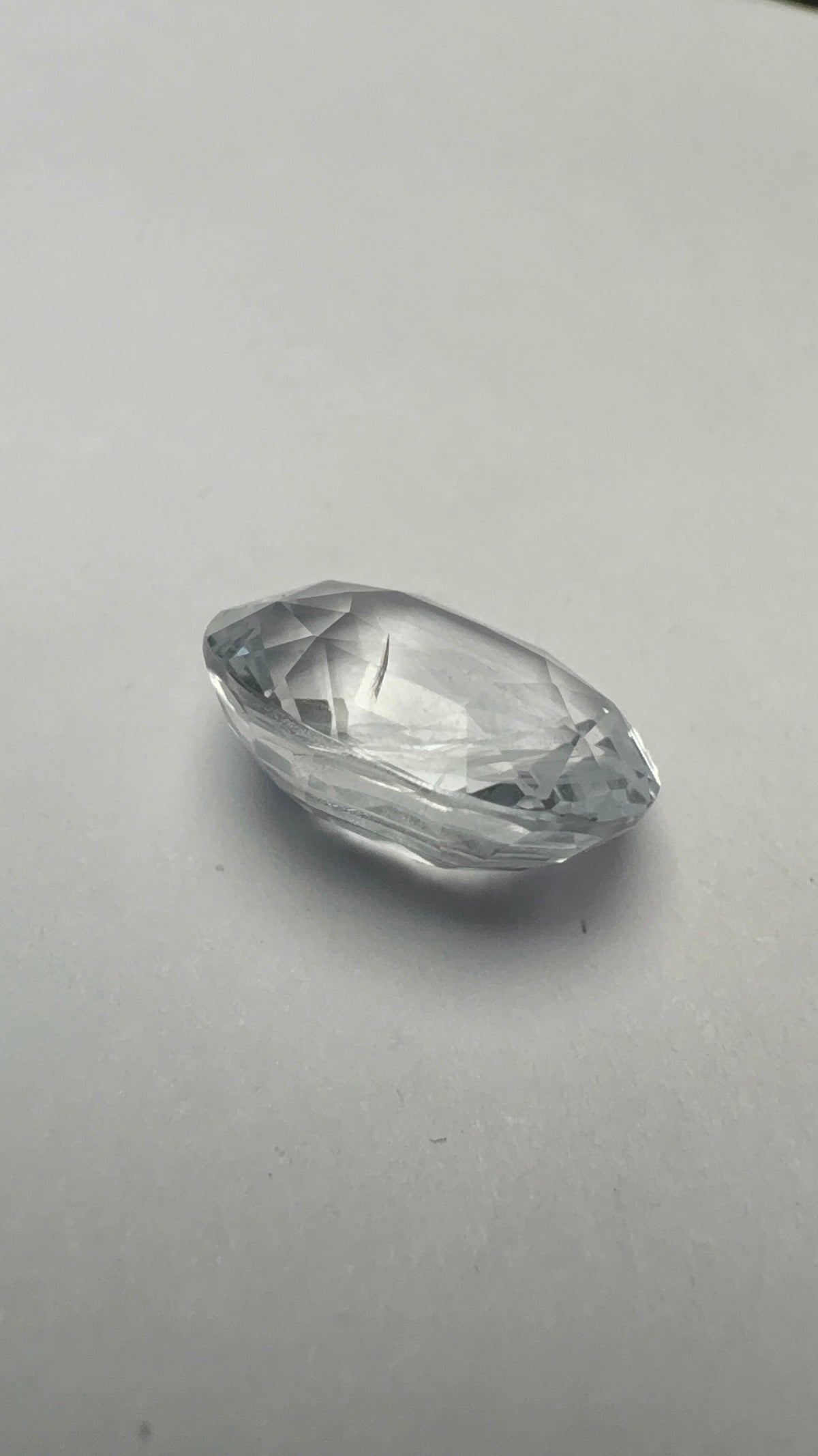 White Sapphire 5.37 carat WS-16 close view