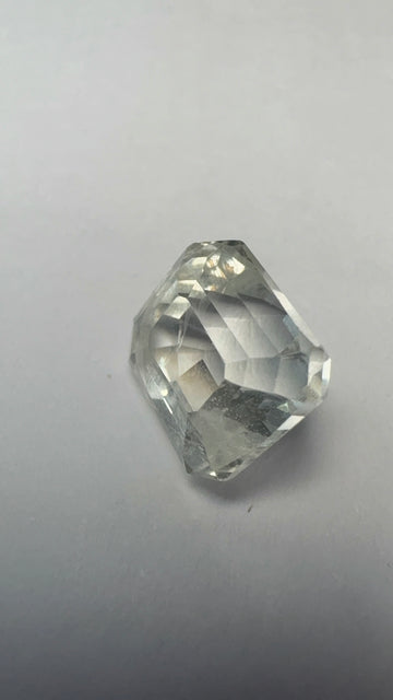White Sapphire 5.28 carat WS-50 front view