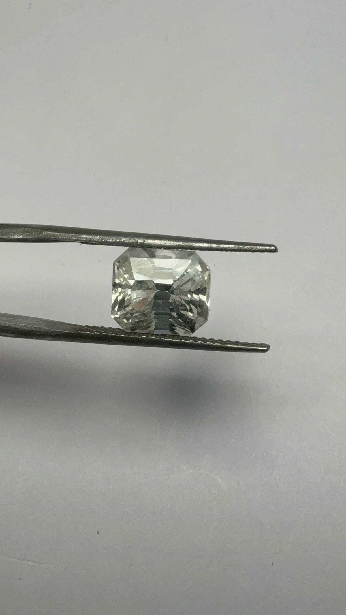 White Sapphire 5.28 carat WS-50 close view