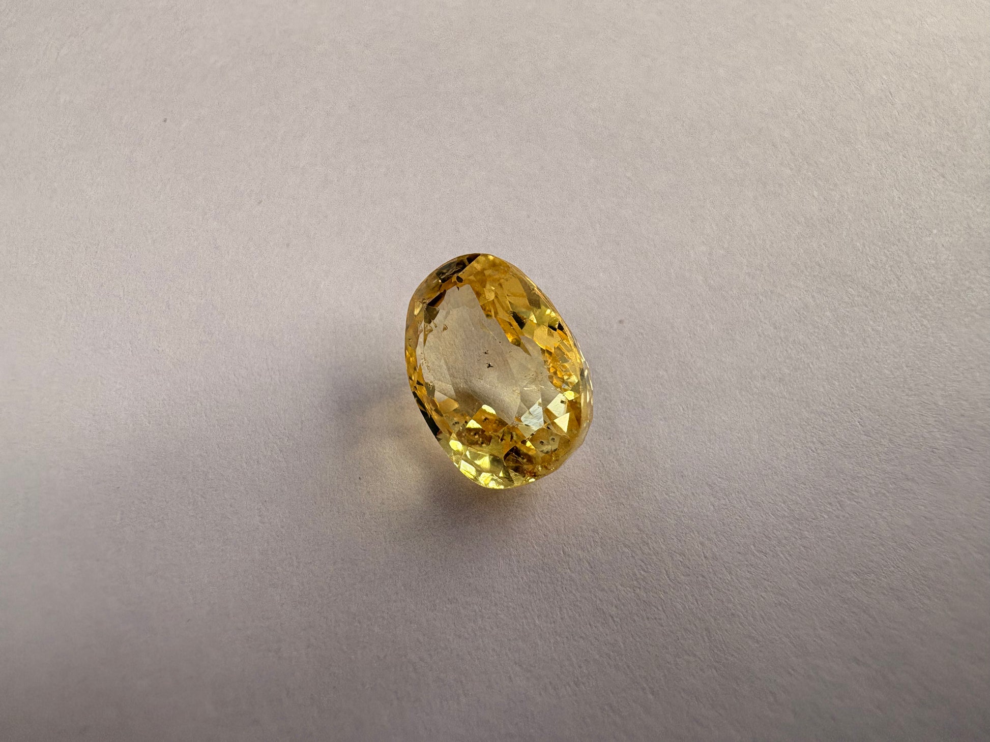 Yellow Sapphire 5.25 carat YSR-105 close view