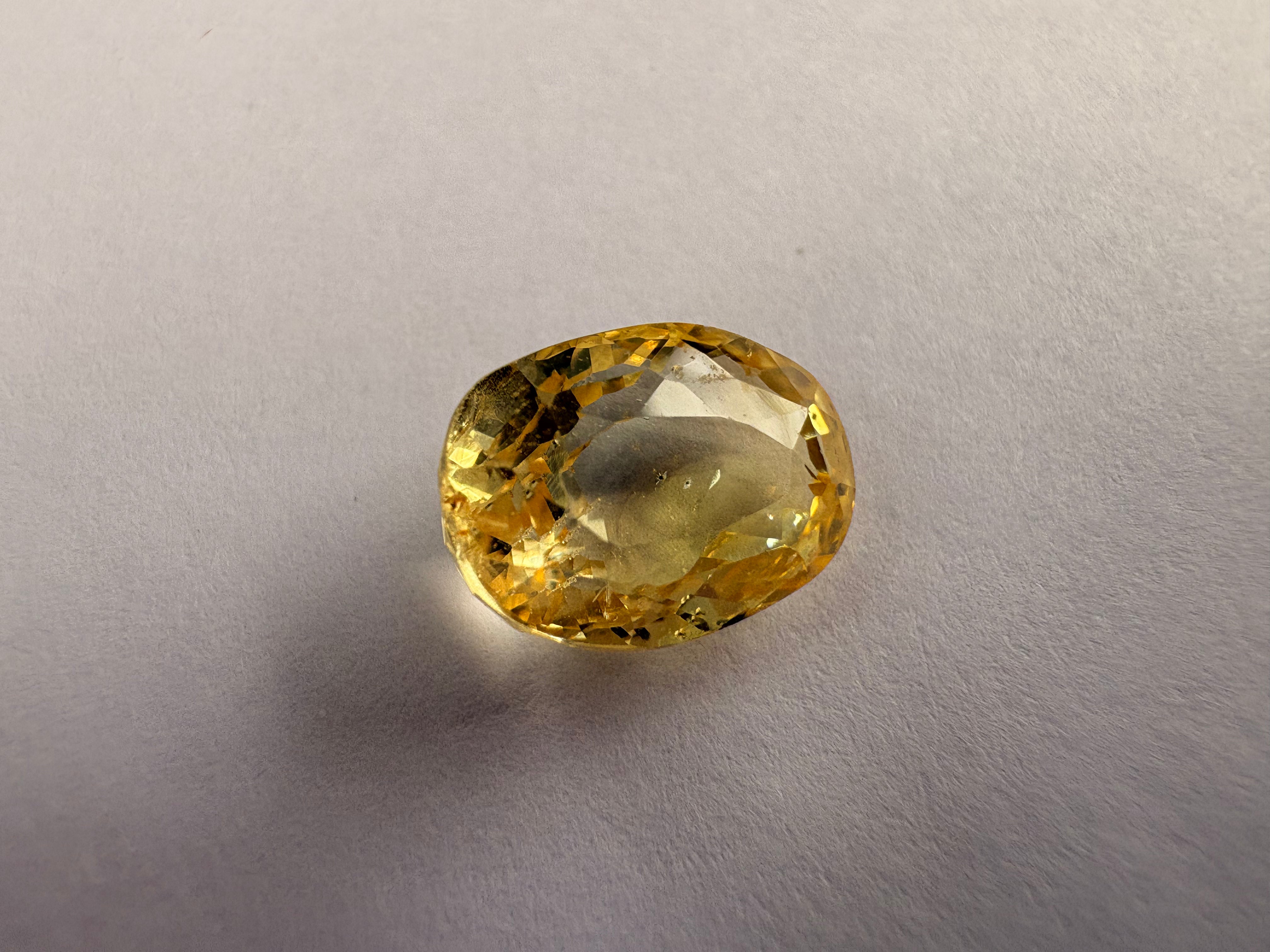 Yellow Sapphire 5.25 carat YSR-105 angled view
