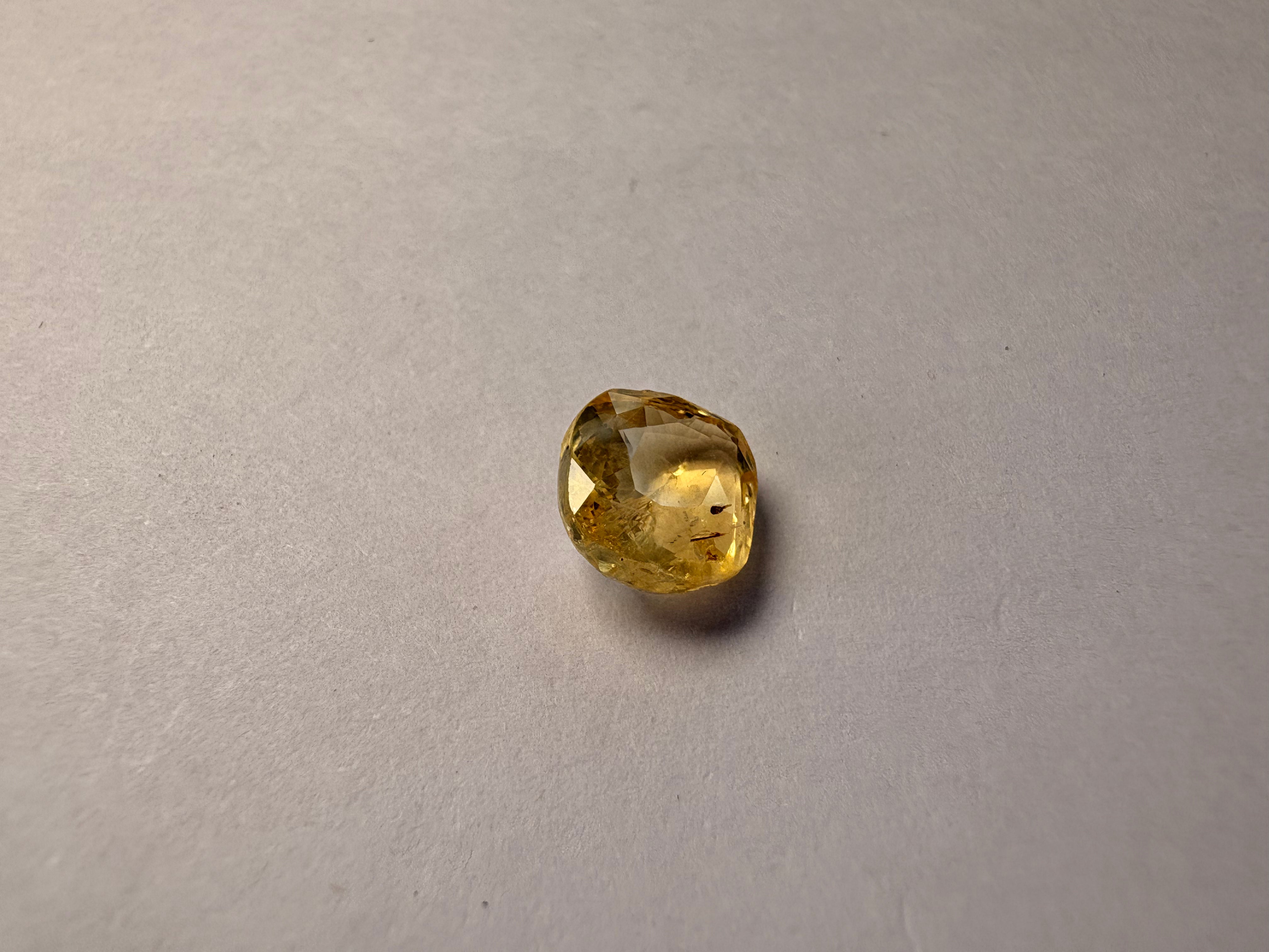 Yellow Sapphire 3.03 carat YSR-106 angled view
