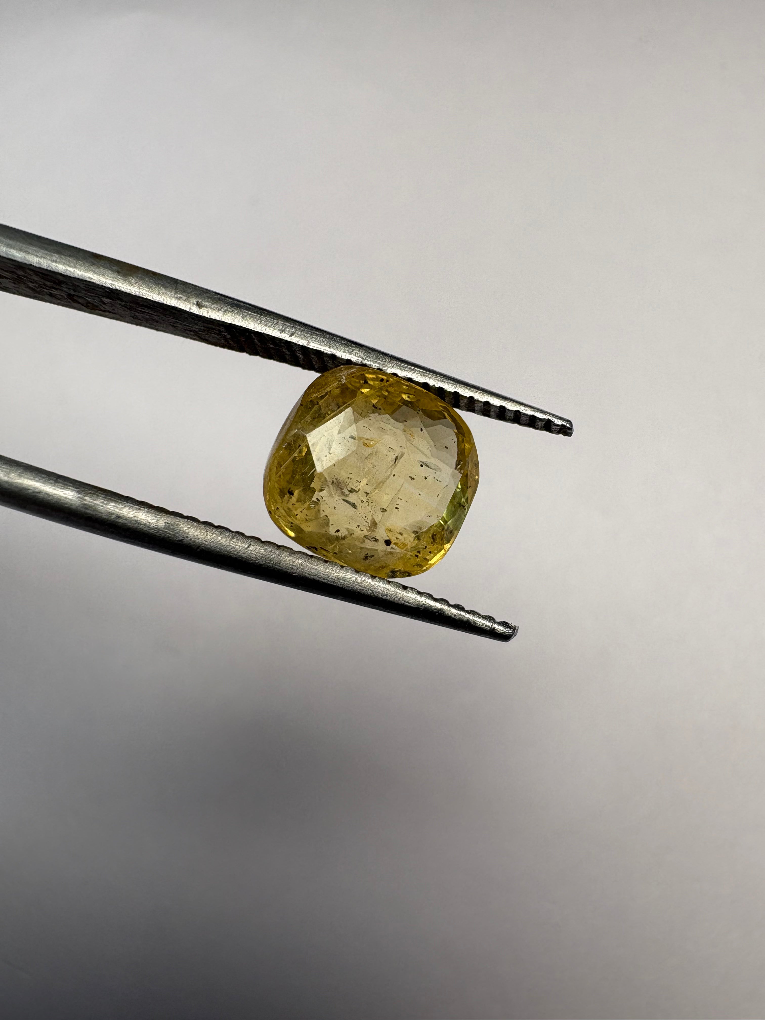 Yellow Sapphire 3.03 carat YSR-110 front view